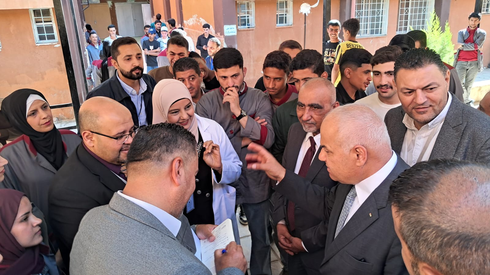 Madar Al-Saa Images 0.4692357650062253