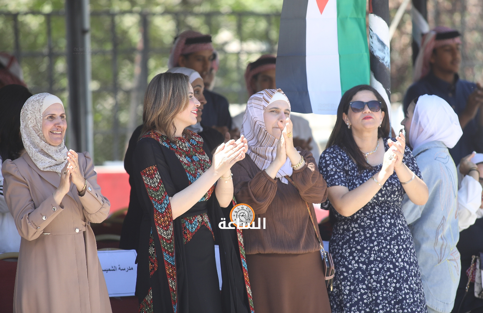 Madar Al-Saa Images 0.40236815349102817