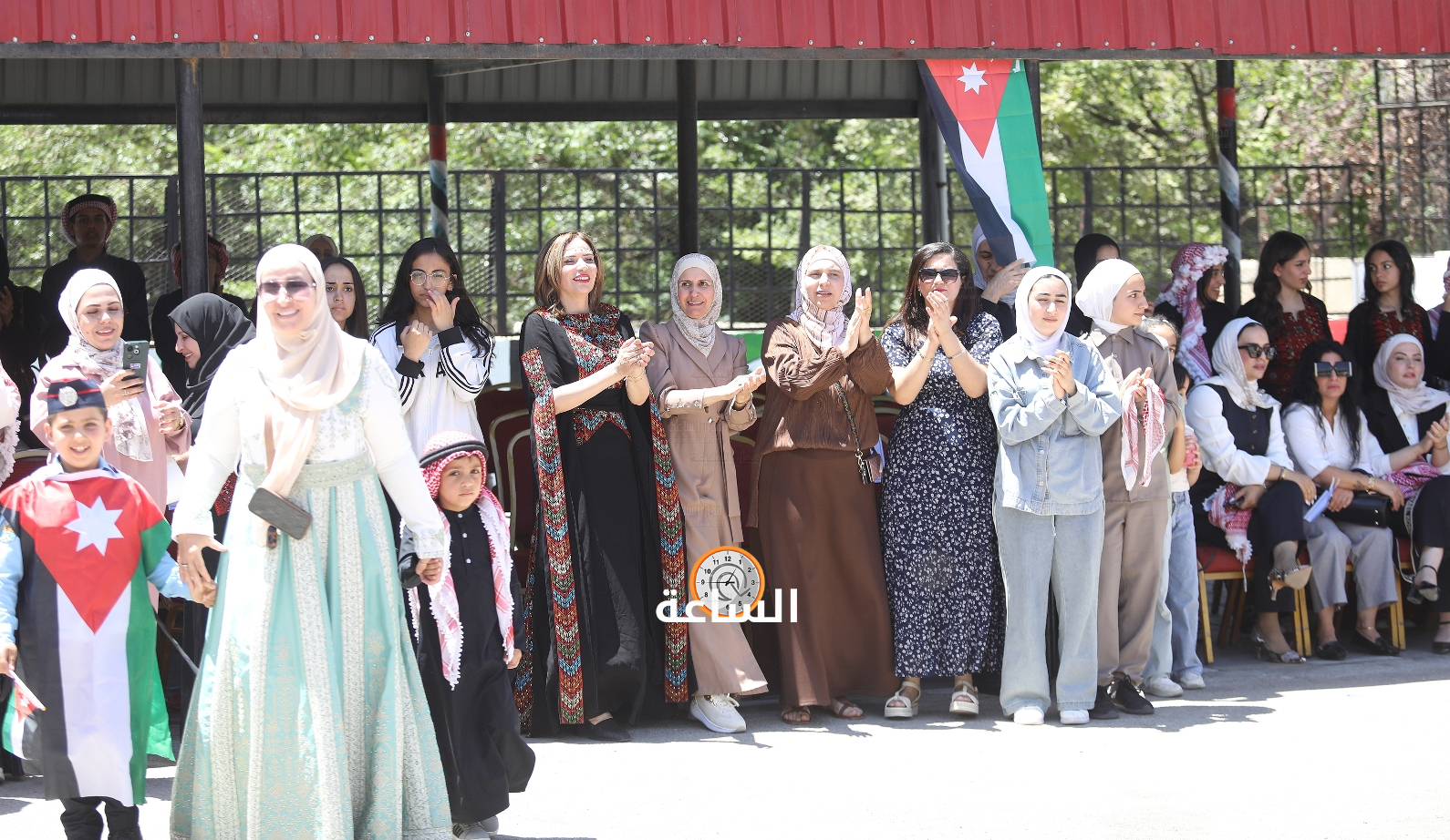 Madar Al-Saa Images 0.7419514103532487