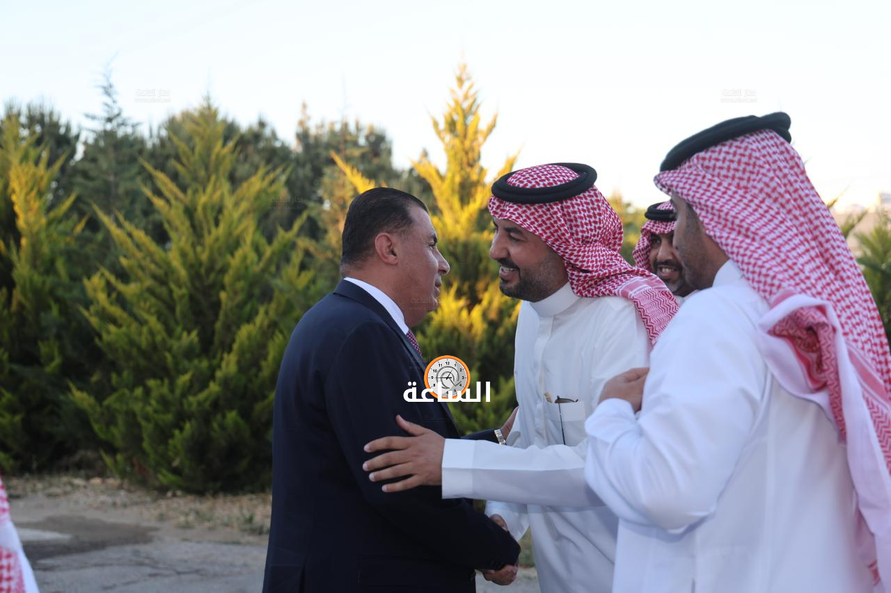 Madar Al-Saa Images 0.49934018254824897