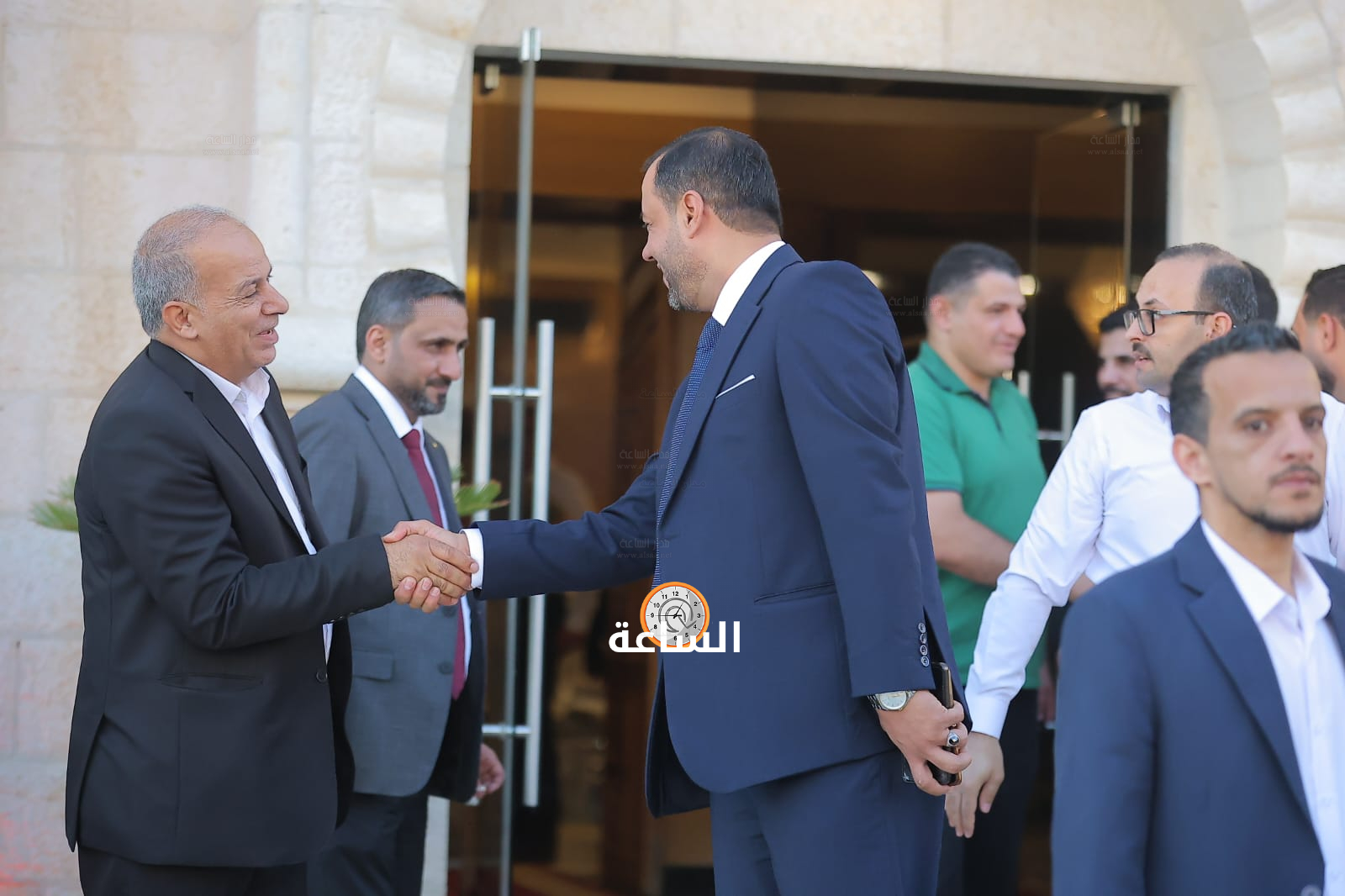 Madar Al-Saa Images 0.5251429084177479