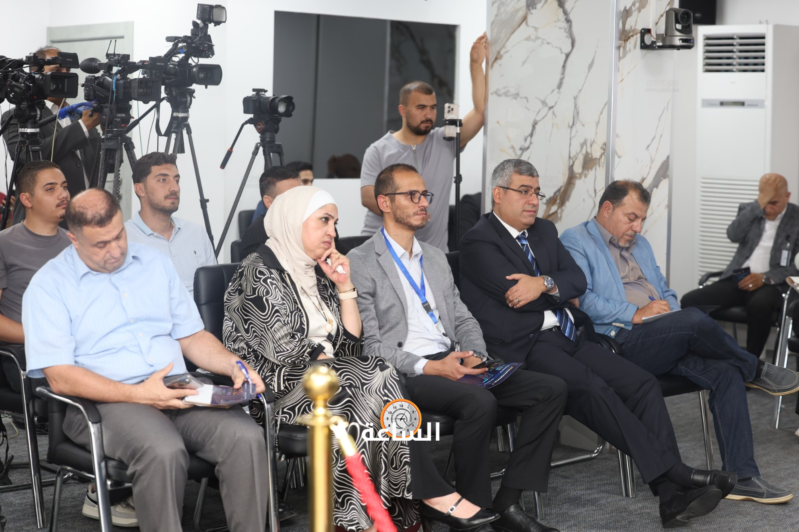 Madar Al-Saa Images 0.7855498060167972