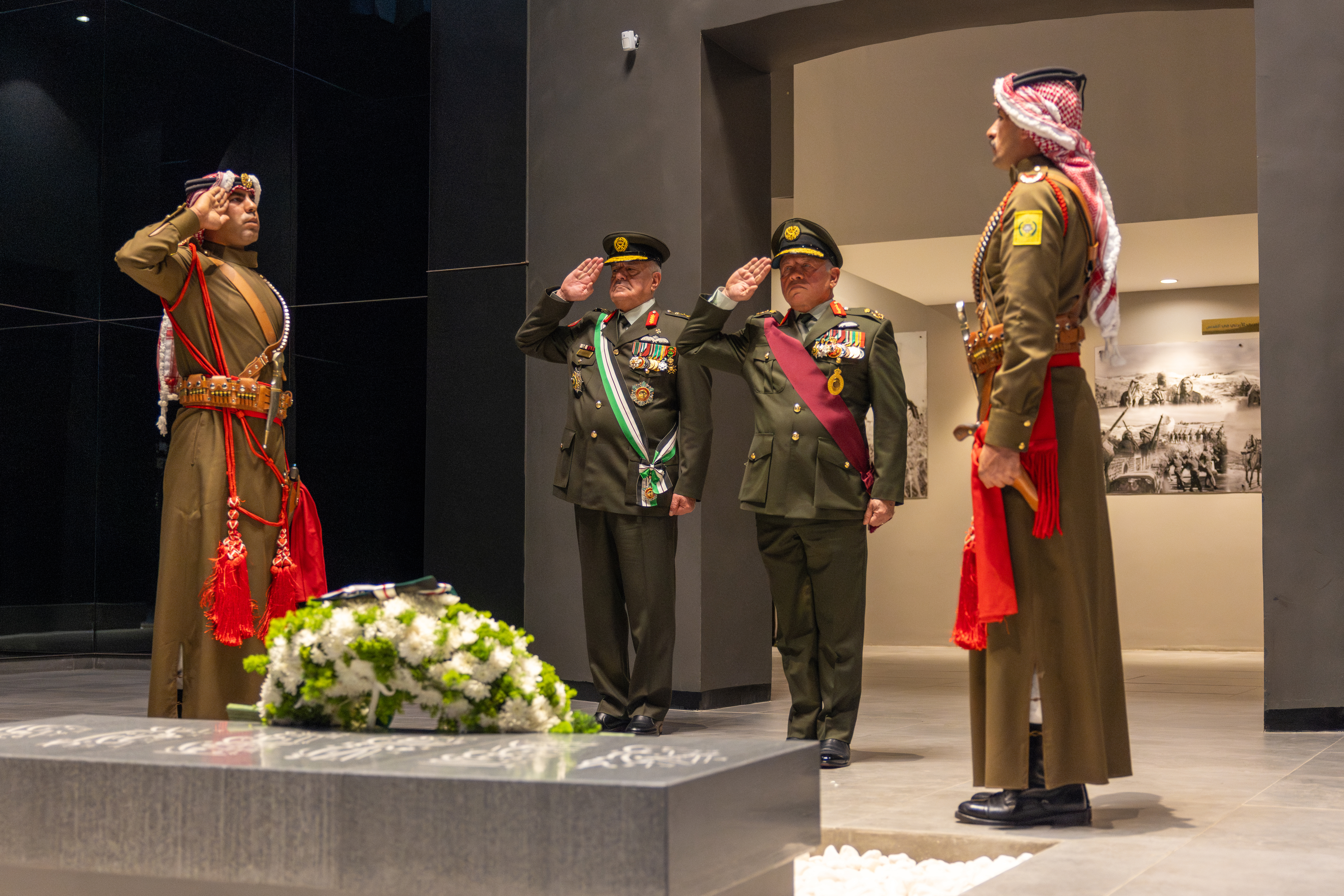 Madar Al-Saa Images 0.46160121306580937