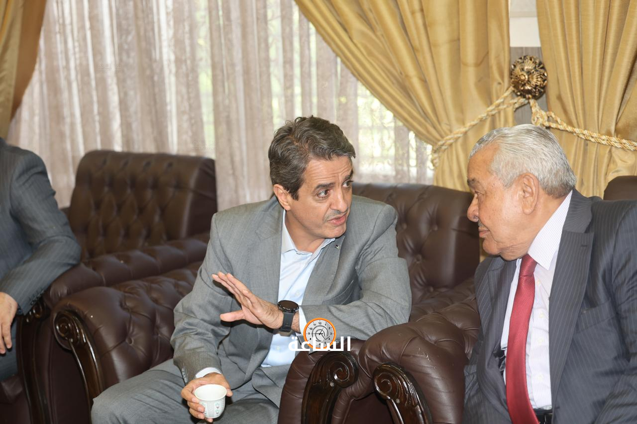 Madar Al-Saa Images 0.49329548831143166