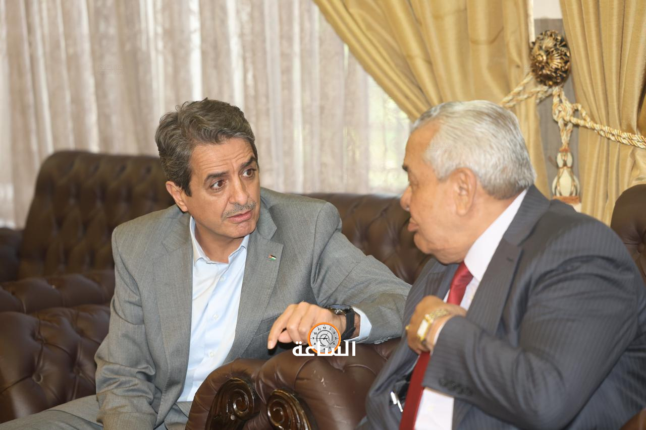 Madar Al-Saa Images 0.928639010004098