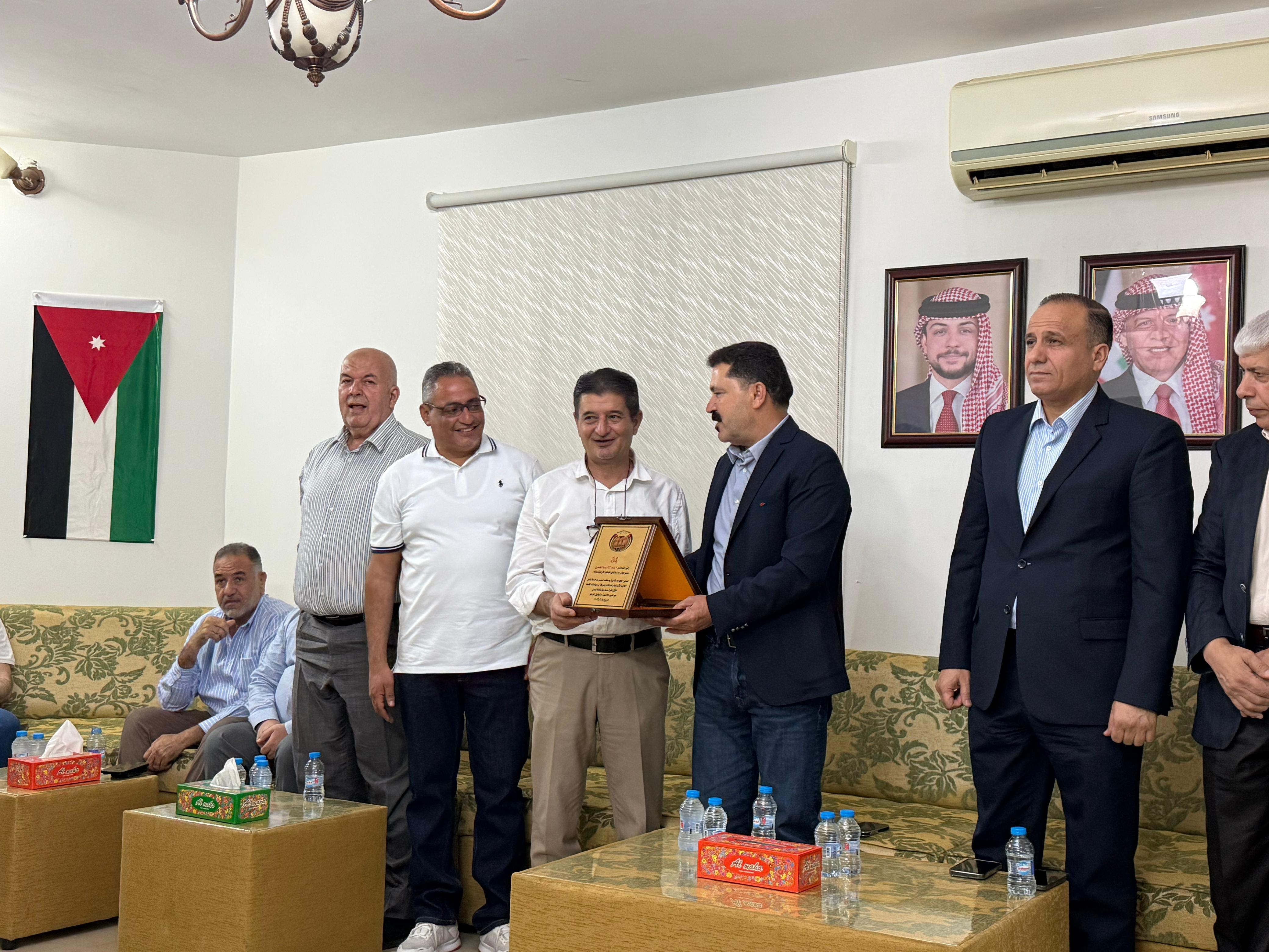 Madar Al-Saa Images 0.6056169958516338