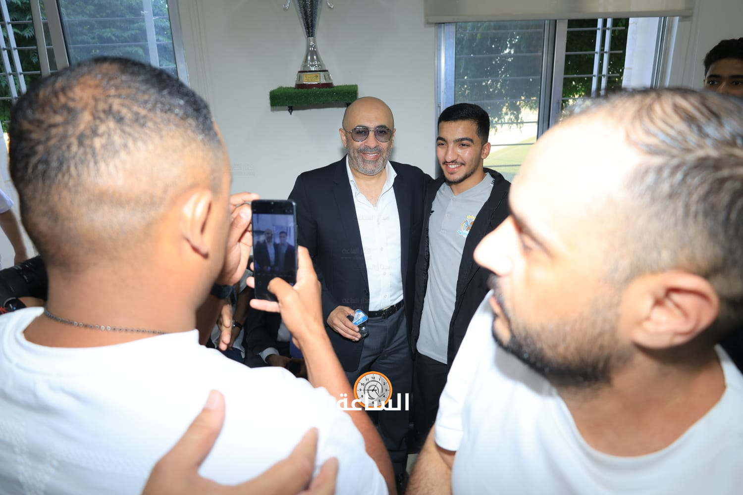 Madar Al-Saa Images 0.915583459923697