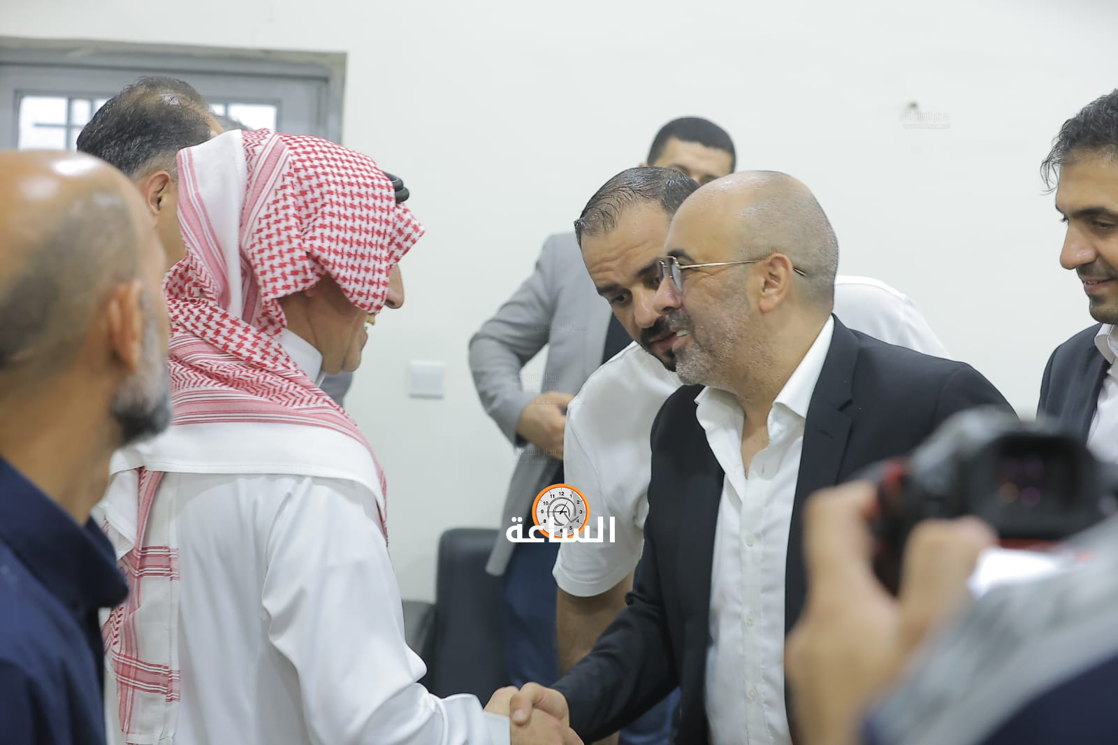Madar Al-Saa Images 0.4381367815995876