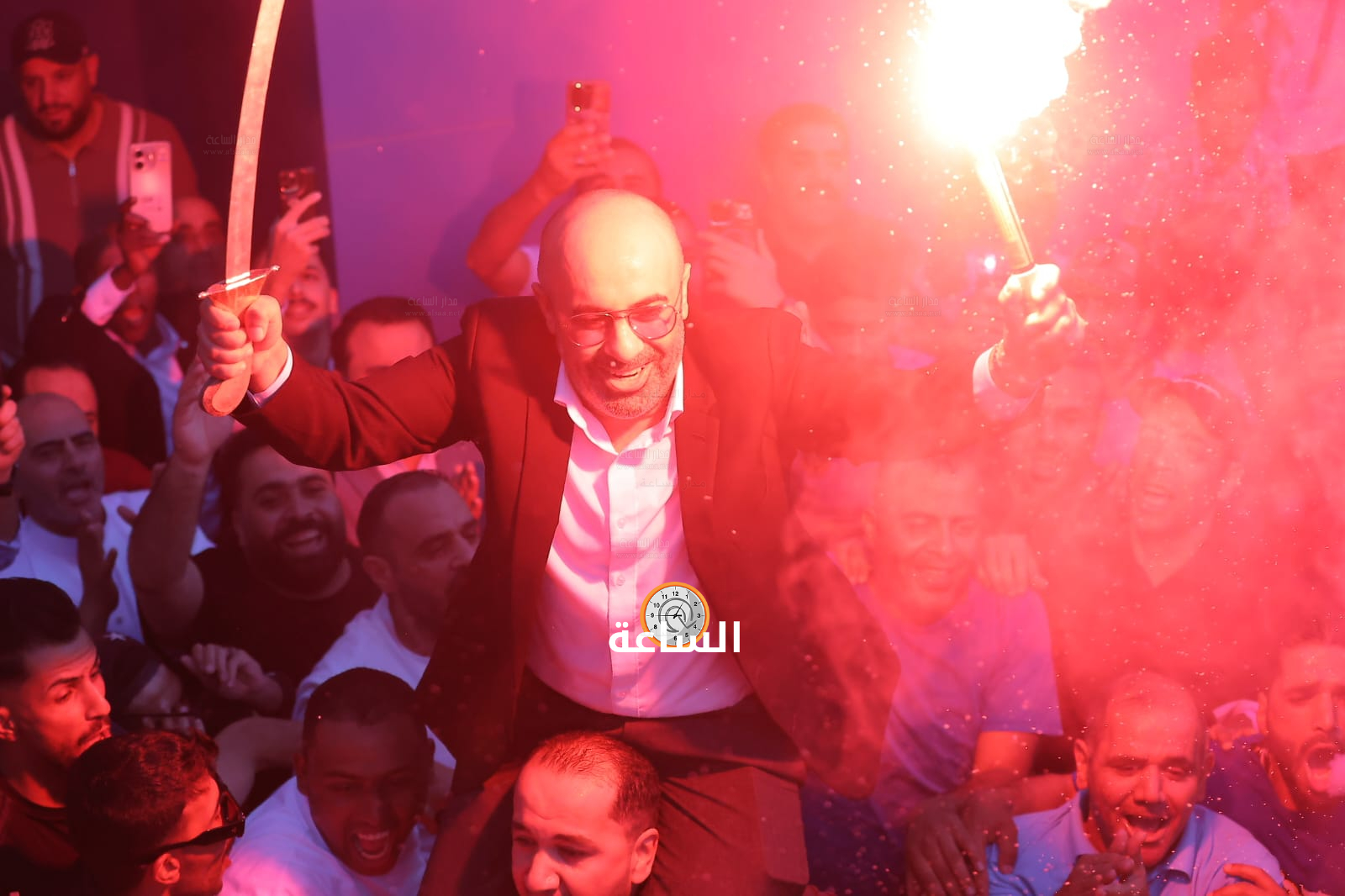 Madar Al-Saa Images 0.8907570501221377