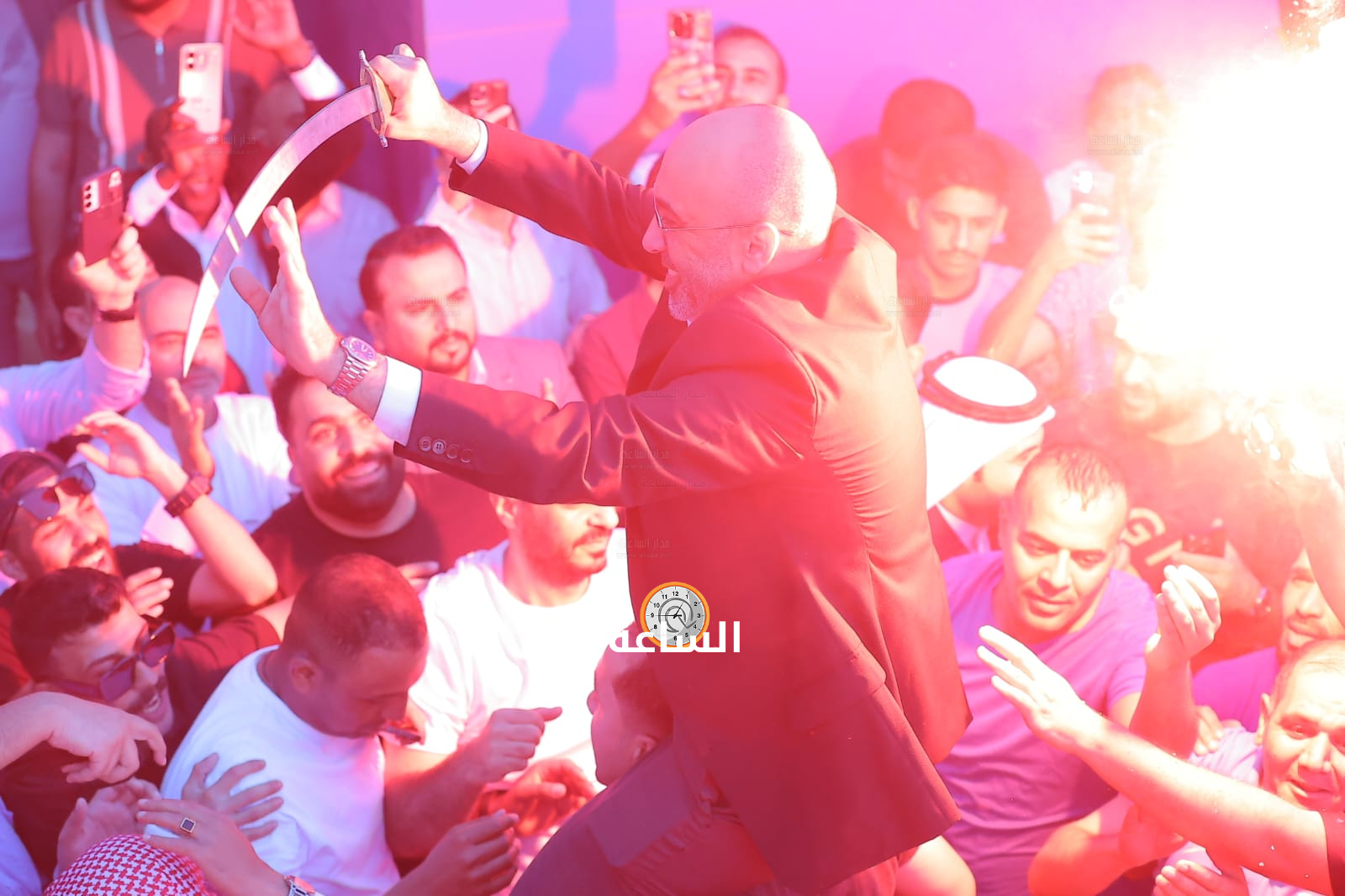 Madar Al-Saa Images 0.16350280477850687