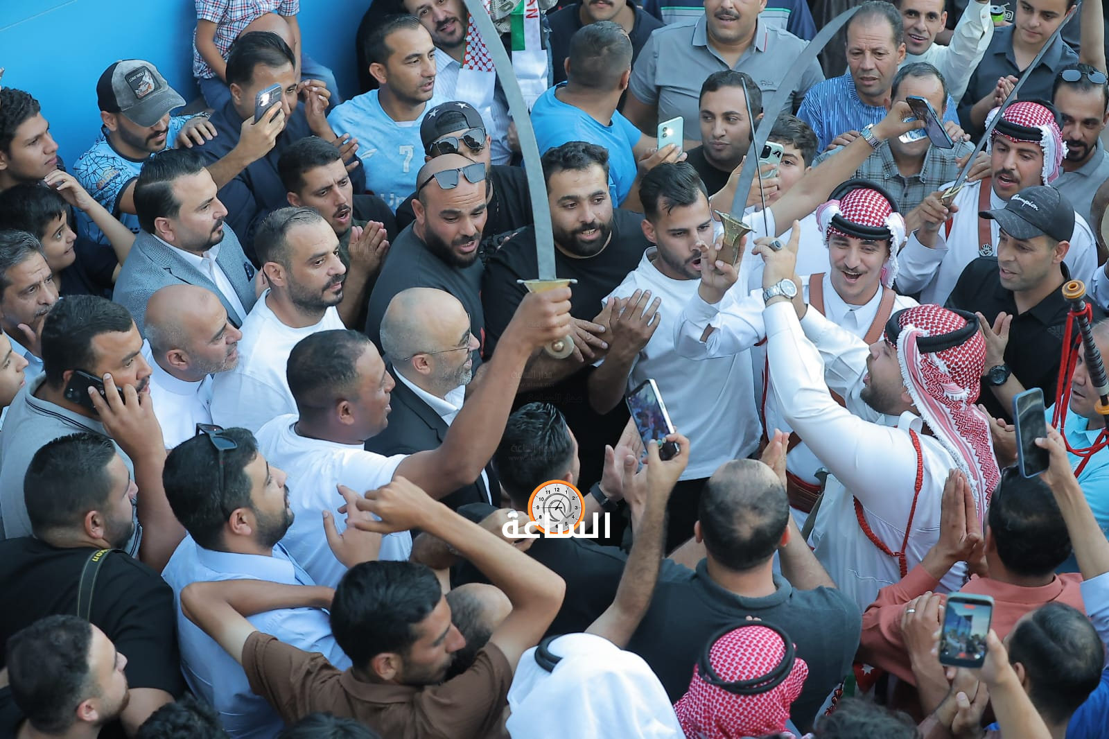 Madar Al-Saa Images 0.9571999660187979