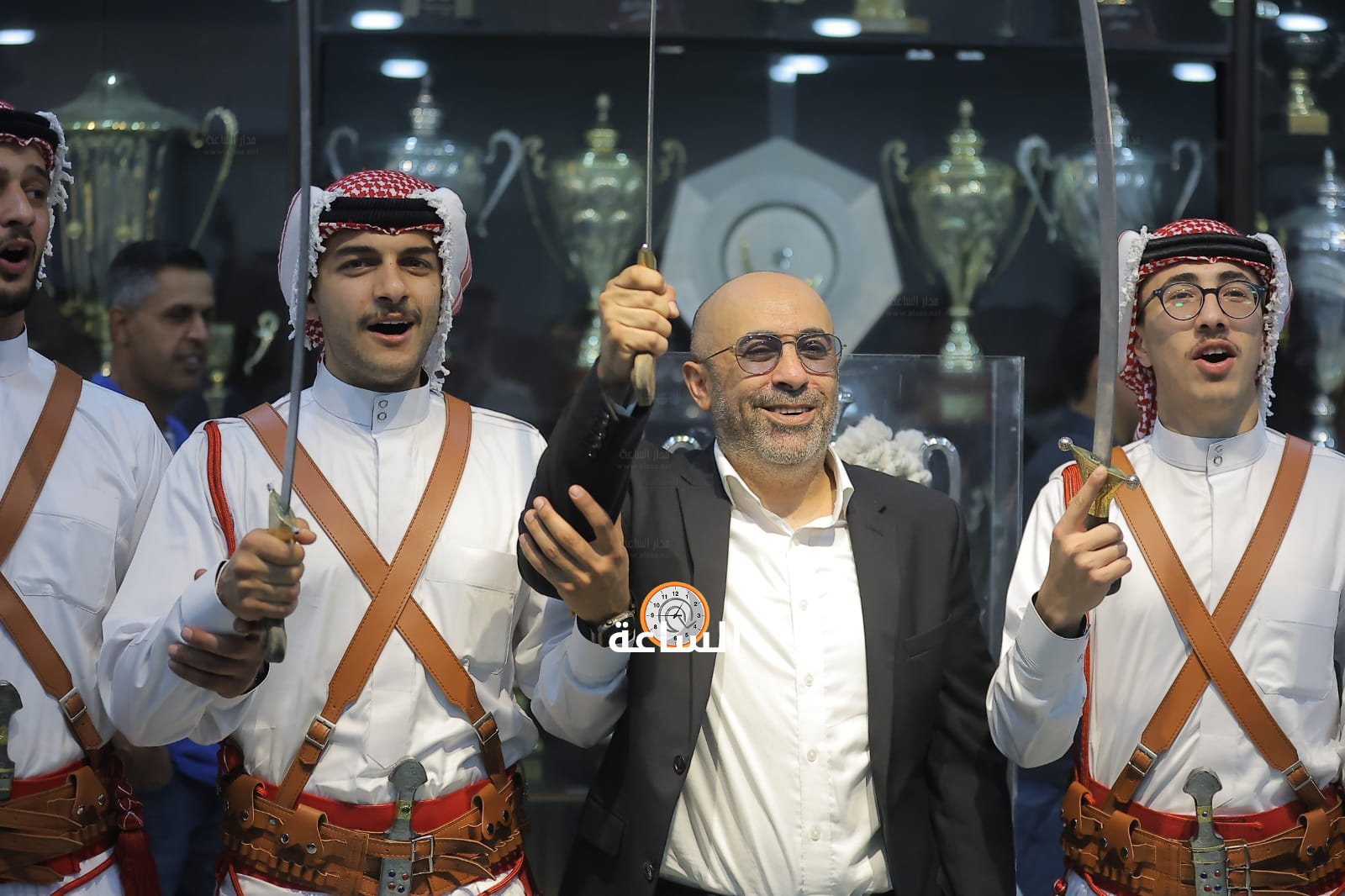 Madar Al-Saa Images 0.14689209250706292