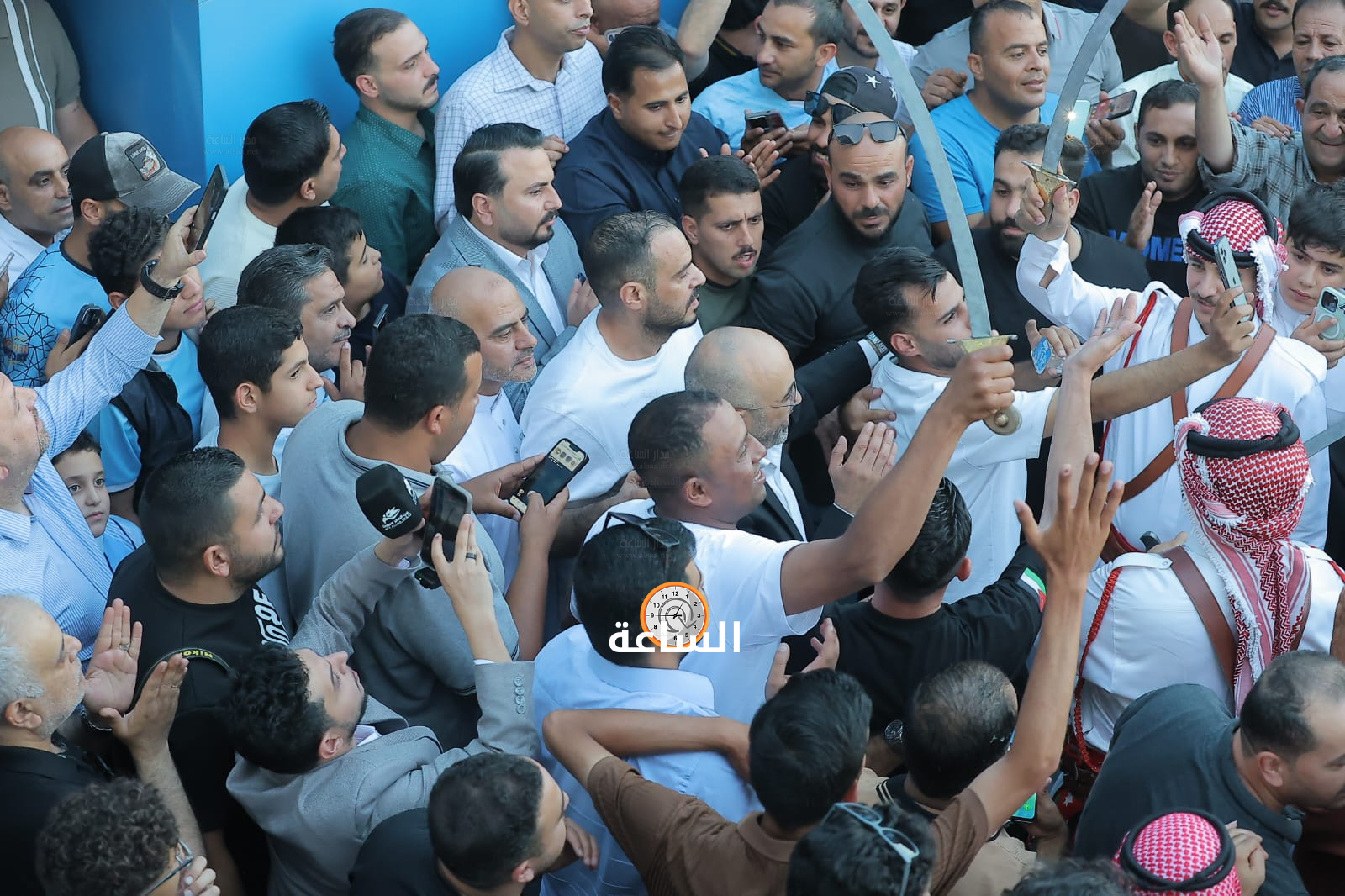 Madar Al-Saa Images 0.8042856745074449