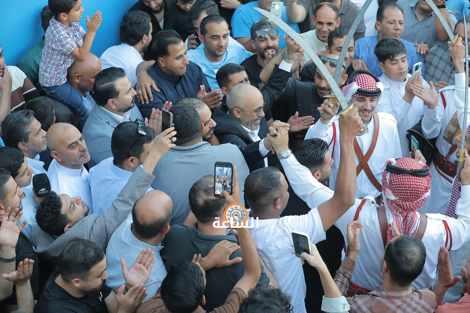 Madar Al-Saa Images 0.5666544720457227