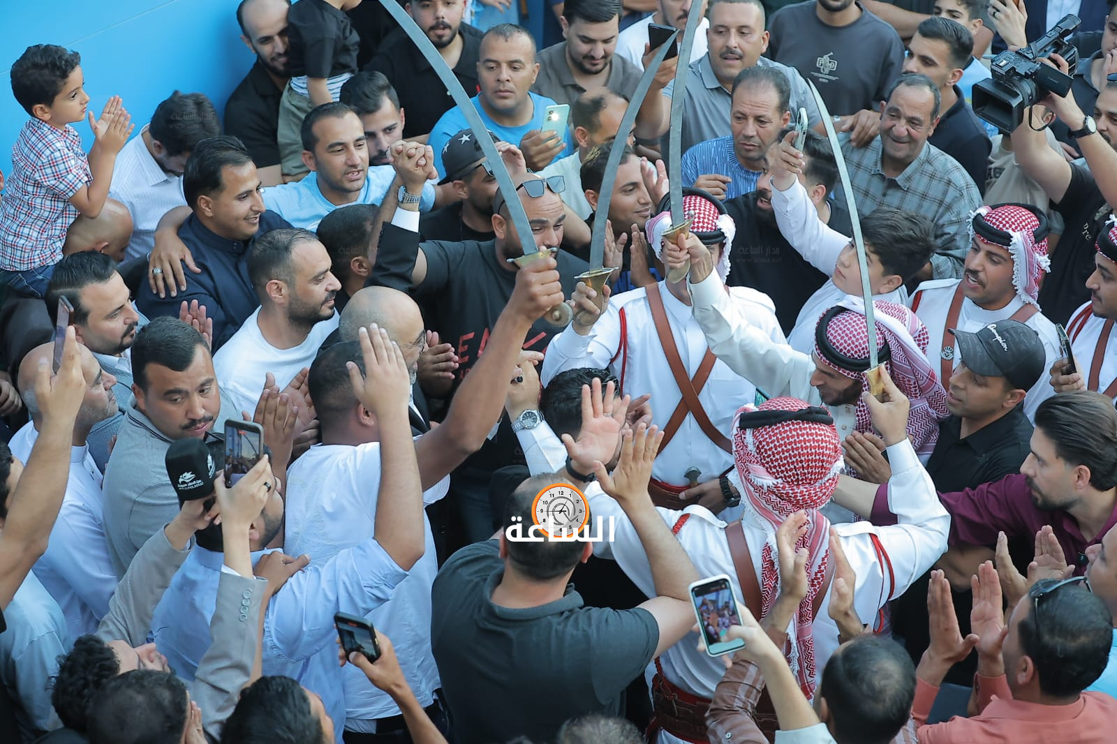 Madar Al-Saa Images 0.3319292274492244