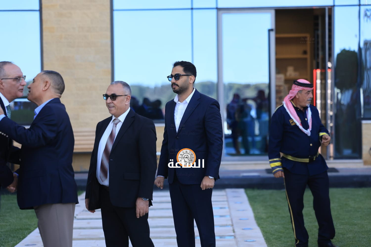 Madar Al-Saa Images 0.5800343318147569