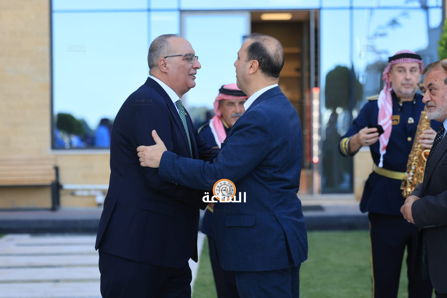 Madar Al-Saa Images 0.9779417016136538
