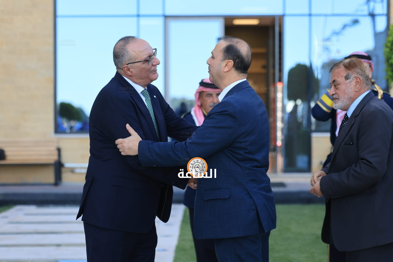 Madar Al-Saa Images 0.9347648170842071