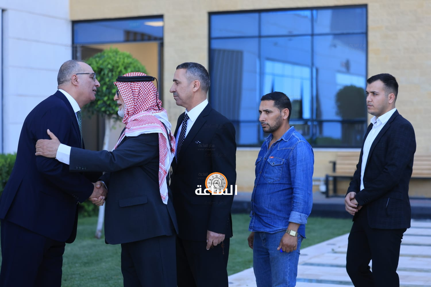 Madar Al-Saa Images 0.15980564616690163