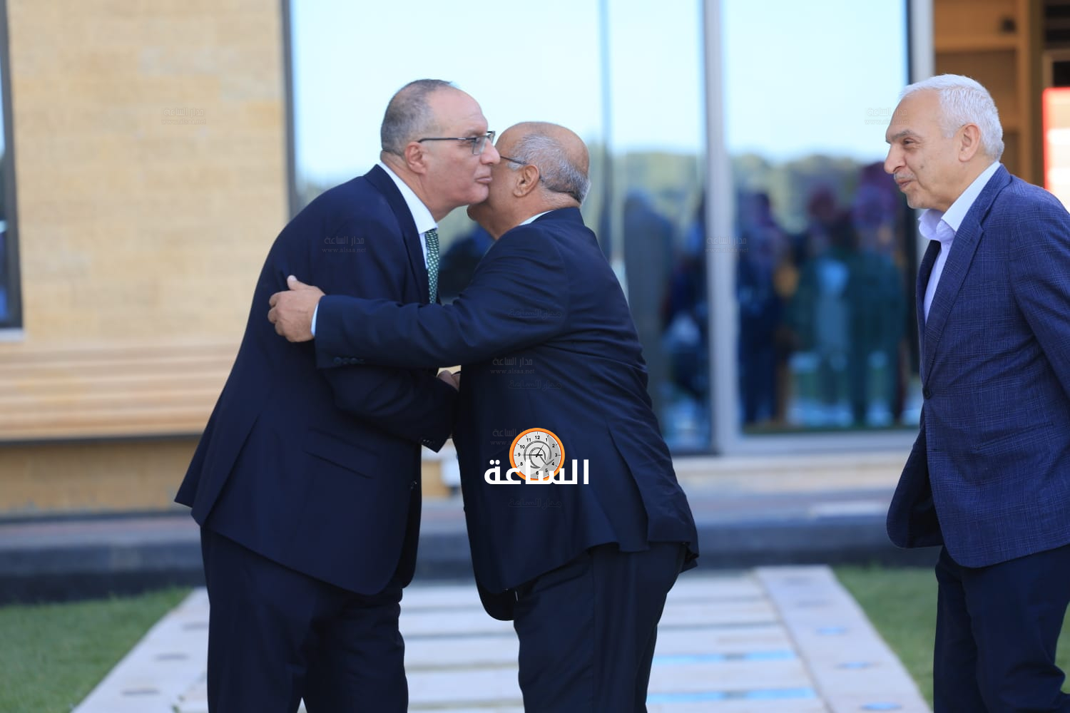 Madar Al-Saa Images 0.353973771228861