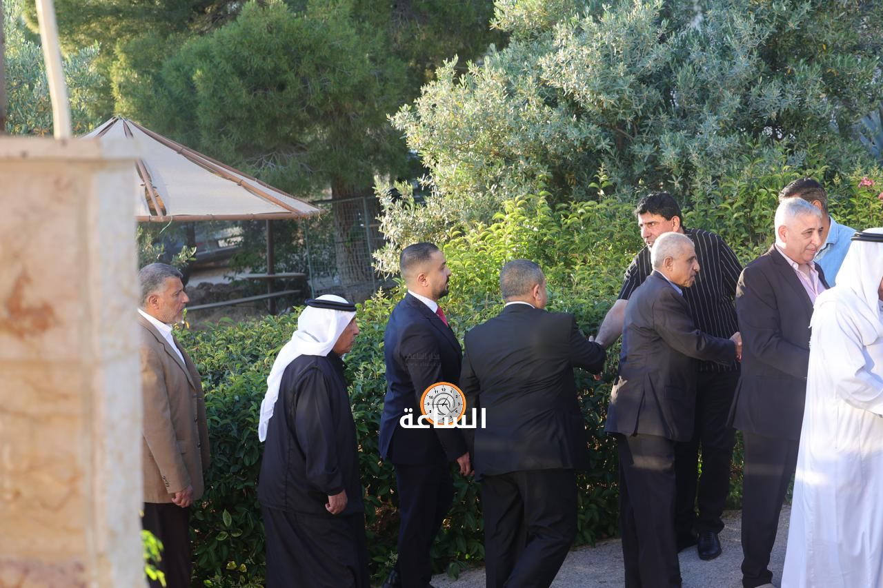 Madar Al-Saa Images 0.3549687363343267