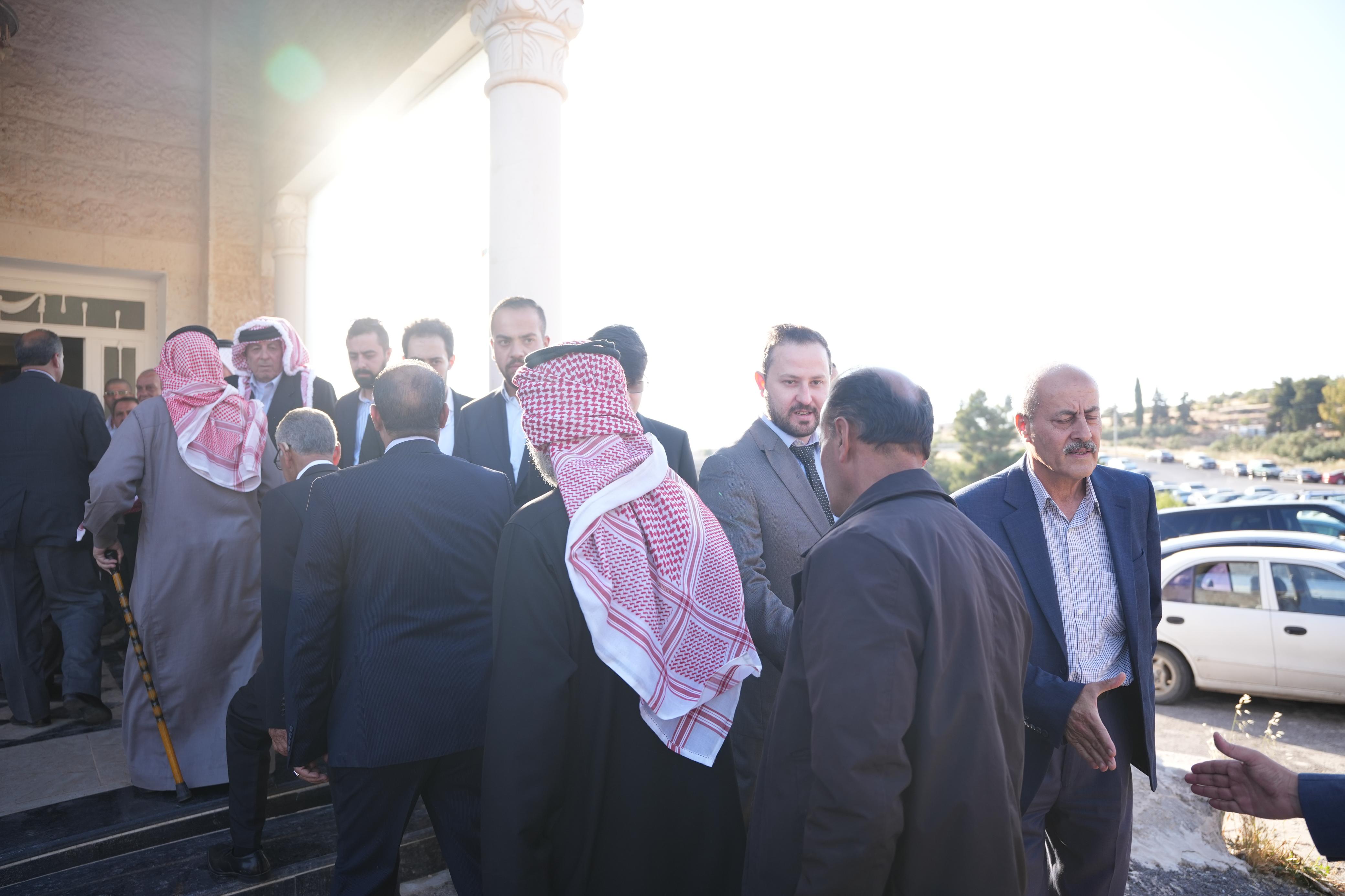 Madar Al-Saa Images 0.3352994041277264
