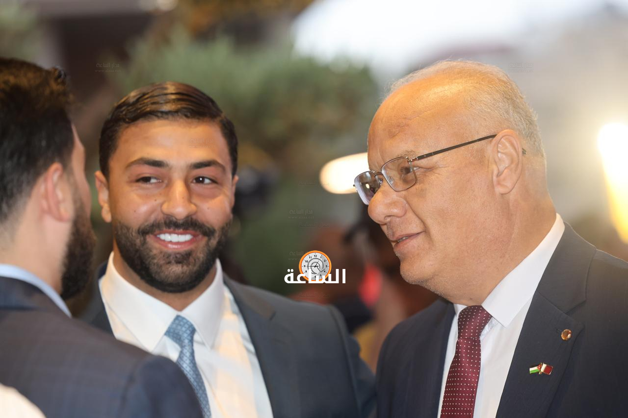 Madar Al-Saa Images 0.7881350314056871