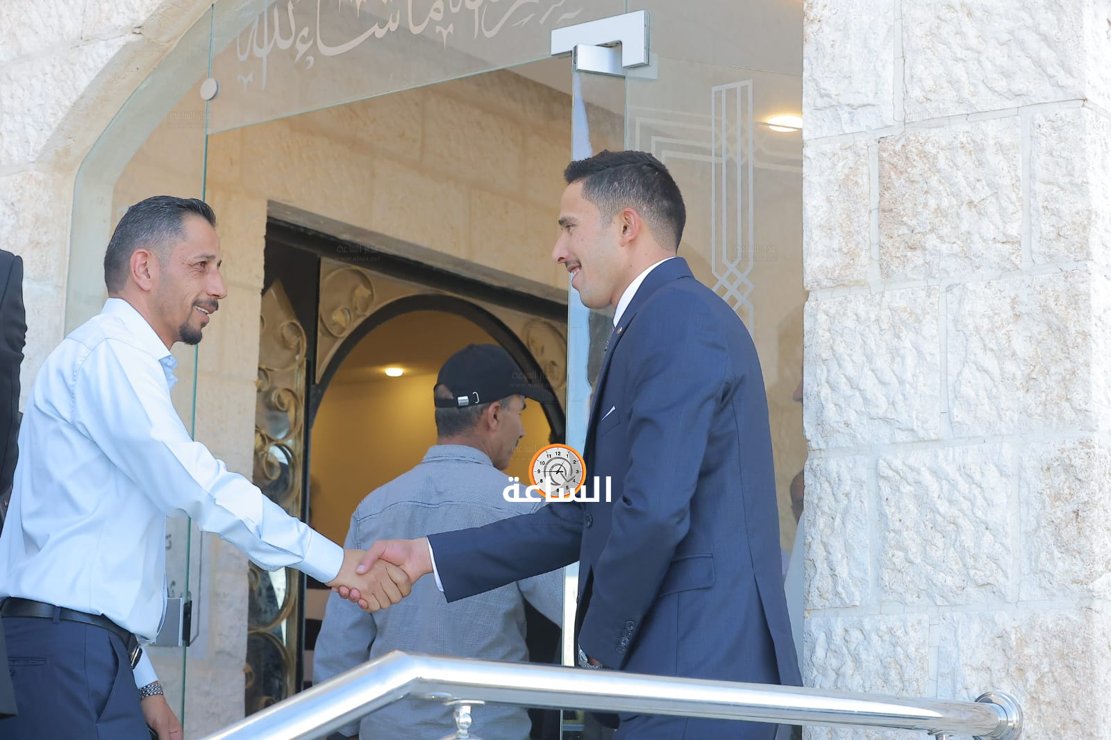 Madar Al-Saa Images 0.4529039173542192