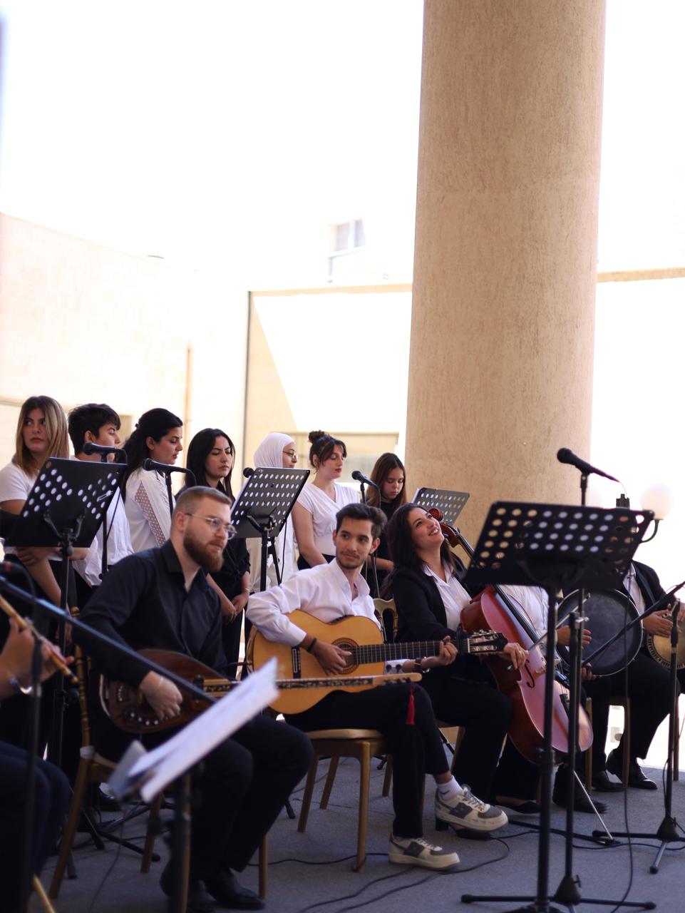 Madar Al-Saa Images 0.5535668349875887