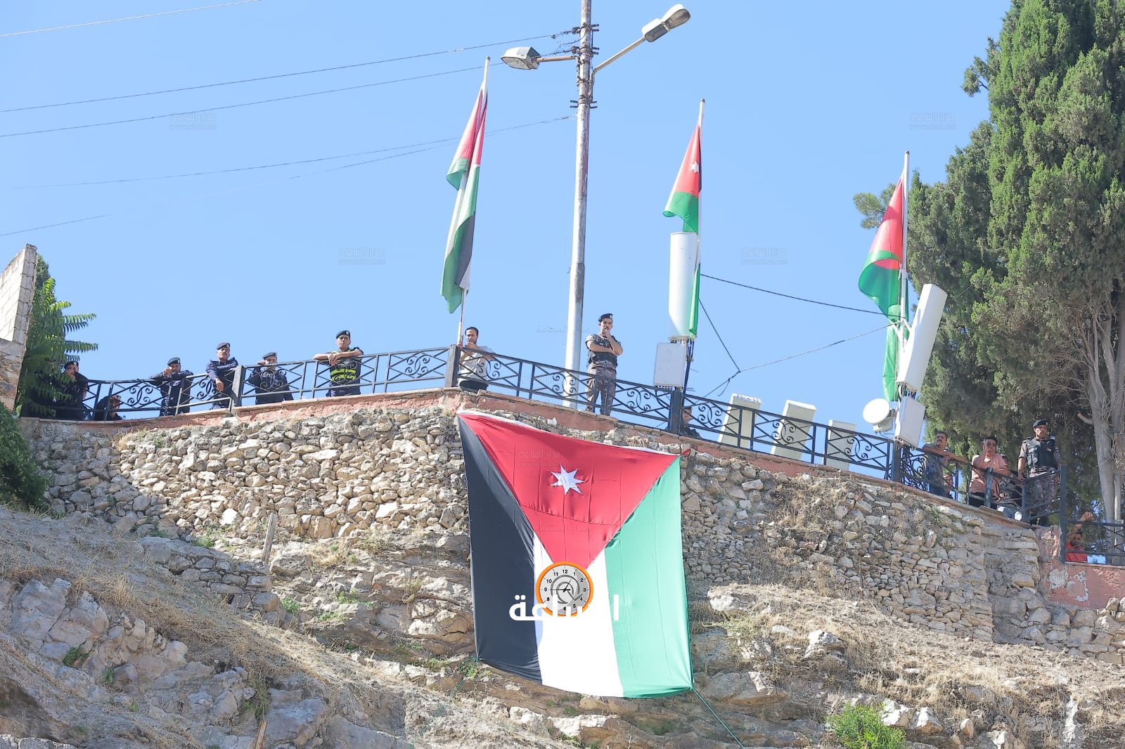 Madar Al-Saa Images 0.455790216915283