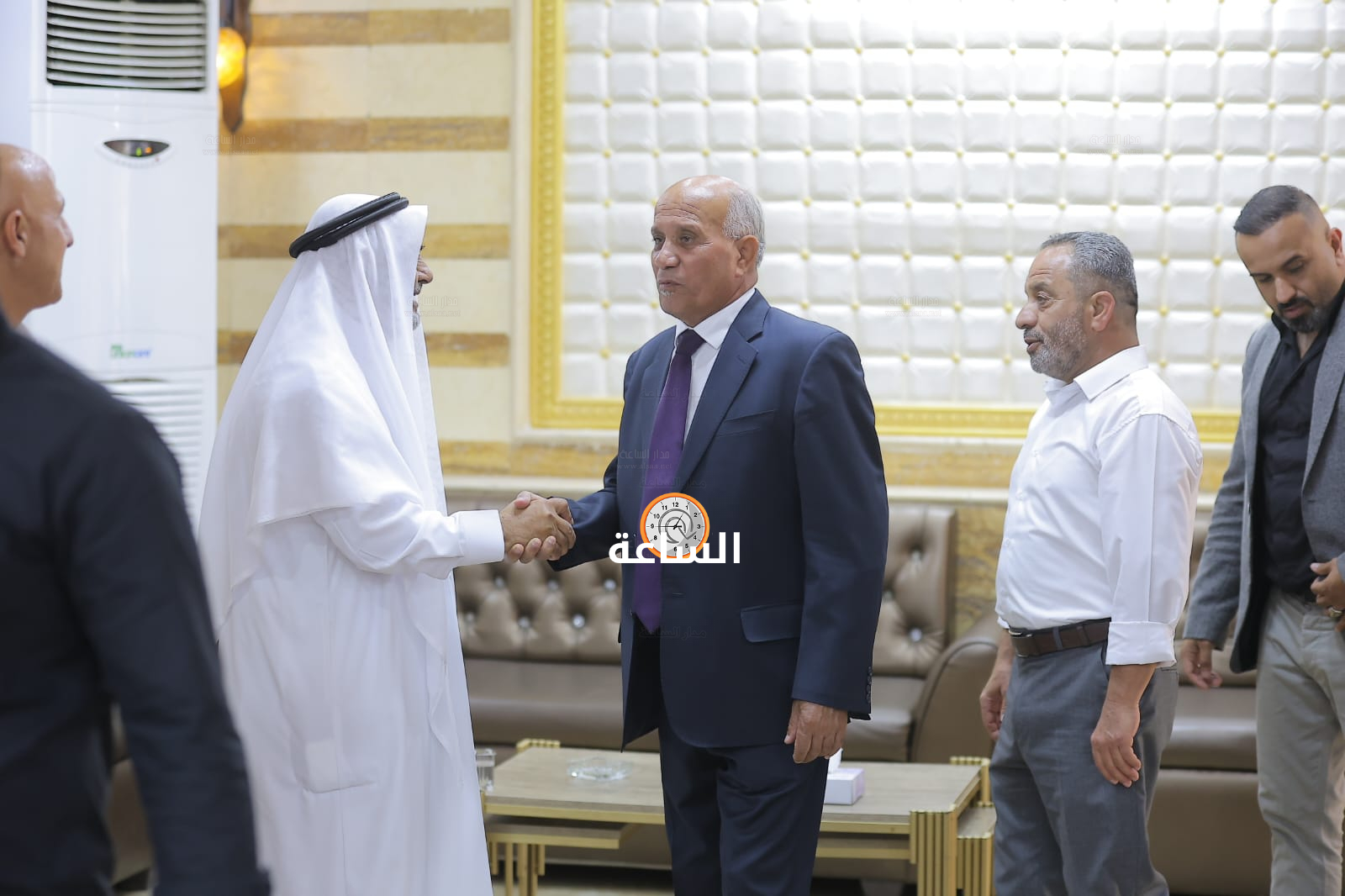Madar Al-Saa Images 0.42829047806970577