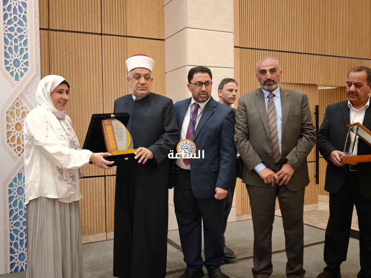 Madar Al-Saa Images 0.5689609464802489