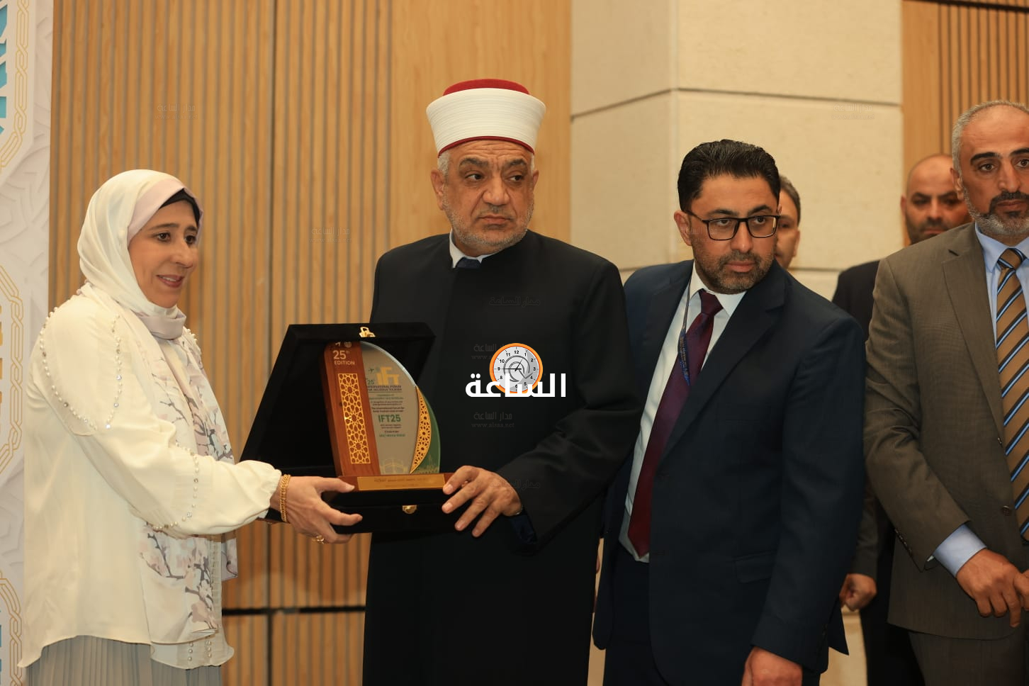 Madar Al-Saa Images 0.43444072826631486