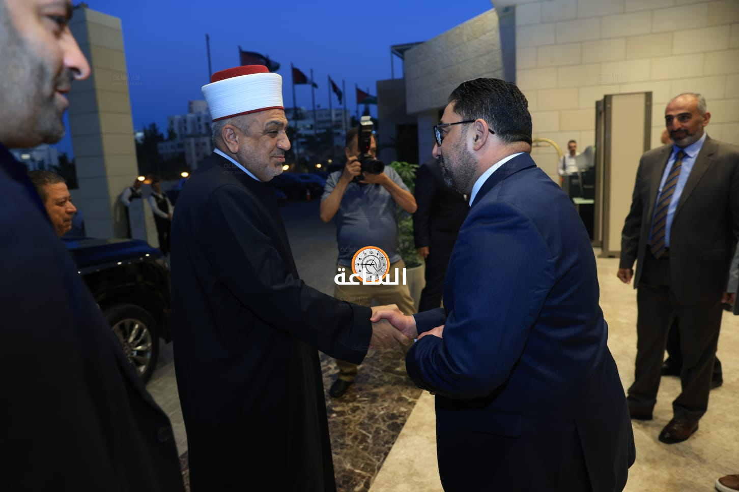 Madar Al-Saa Images 0.6419240718866124