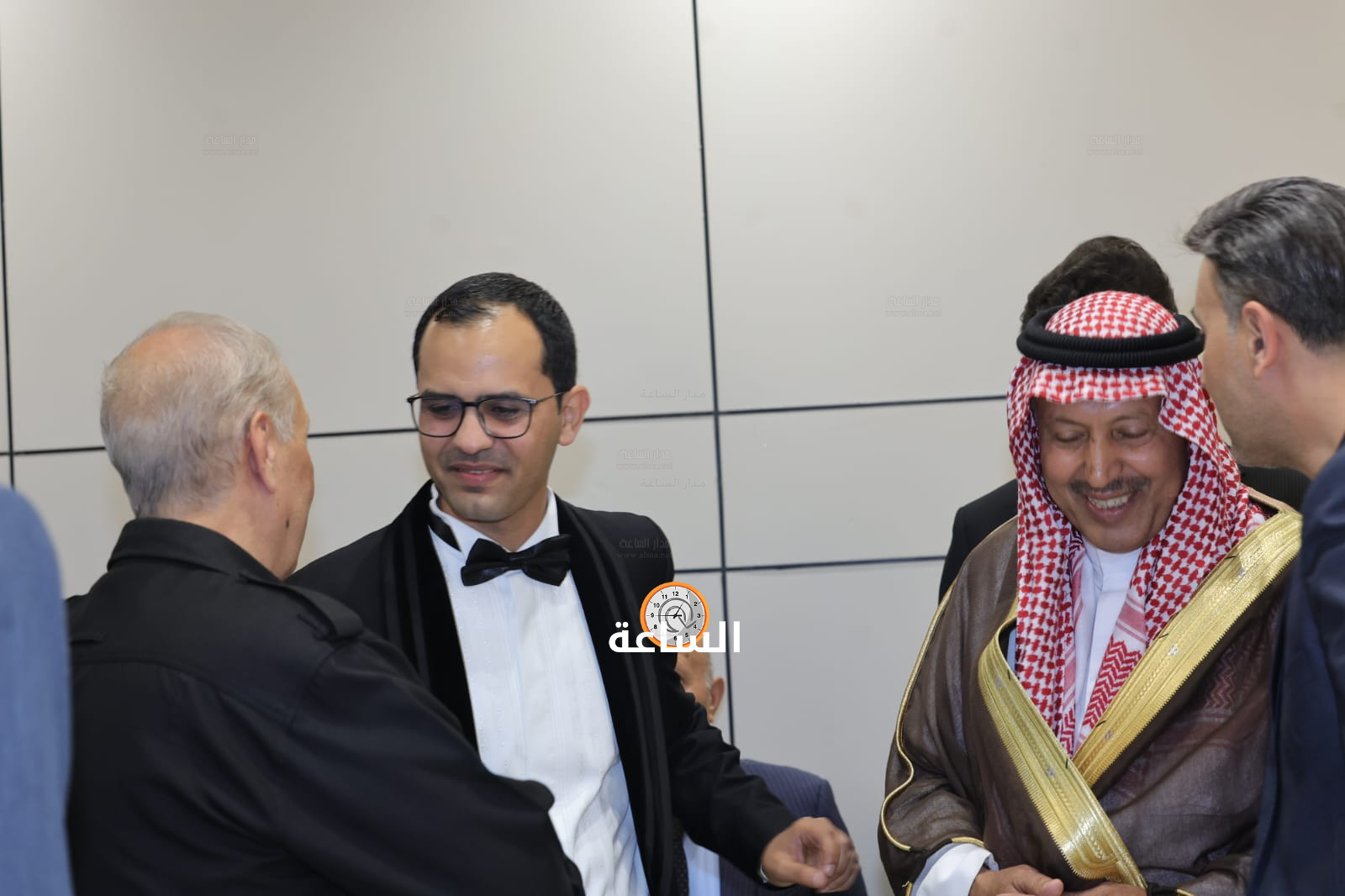 Madar Al-Saa Images 0.3619410115367755
