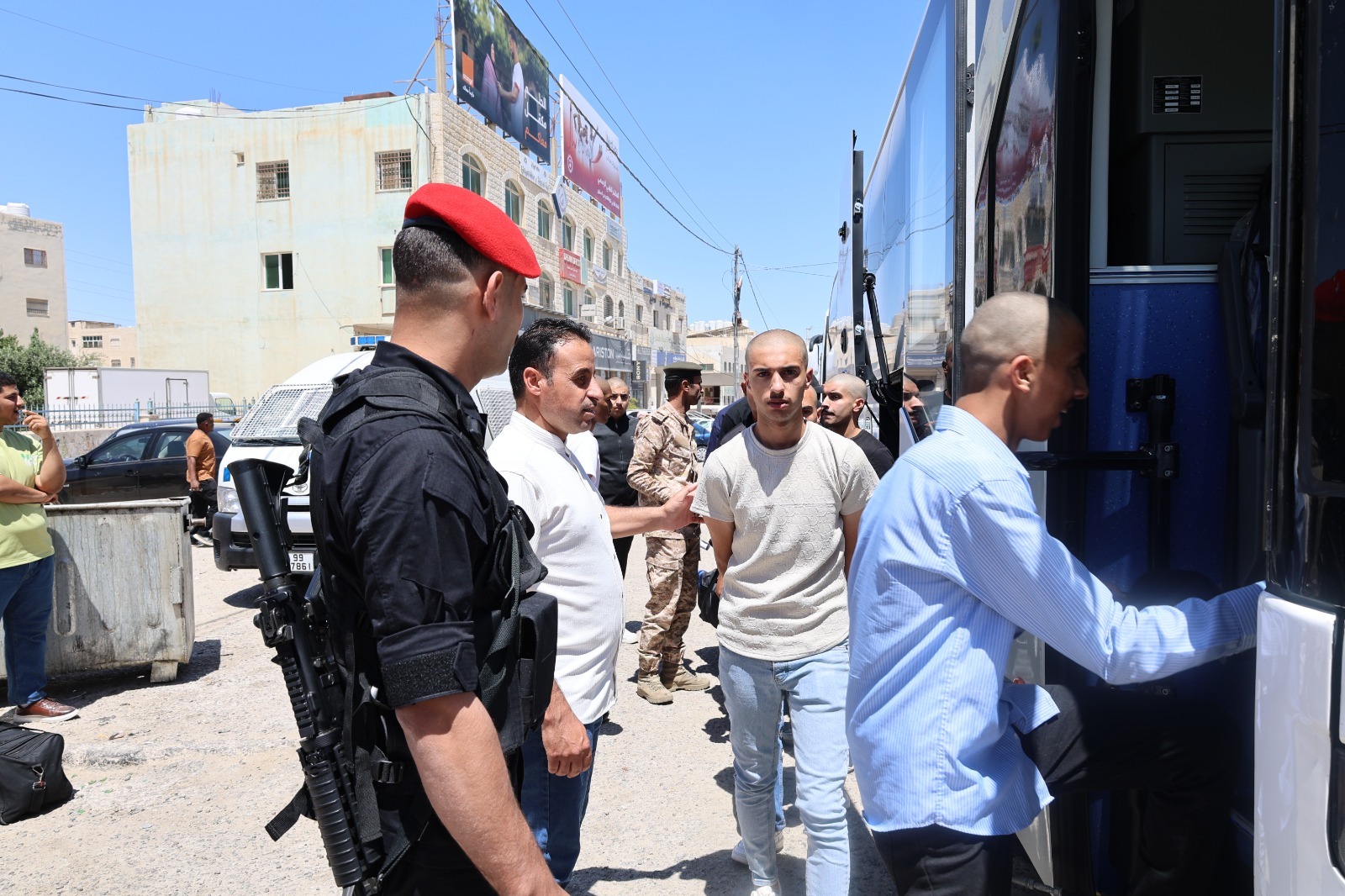 Madar Al-Saa Images 0.17072157056083936