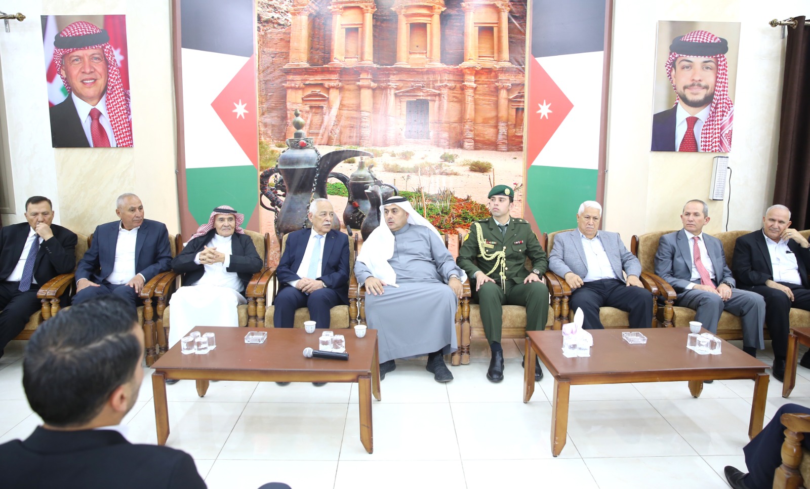 Madar Al-Saa Images 0.4184296195064884
