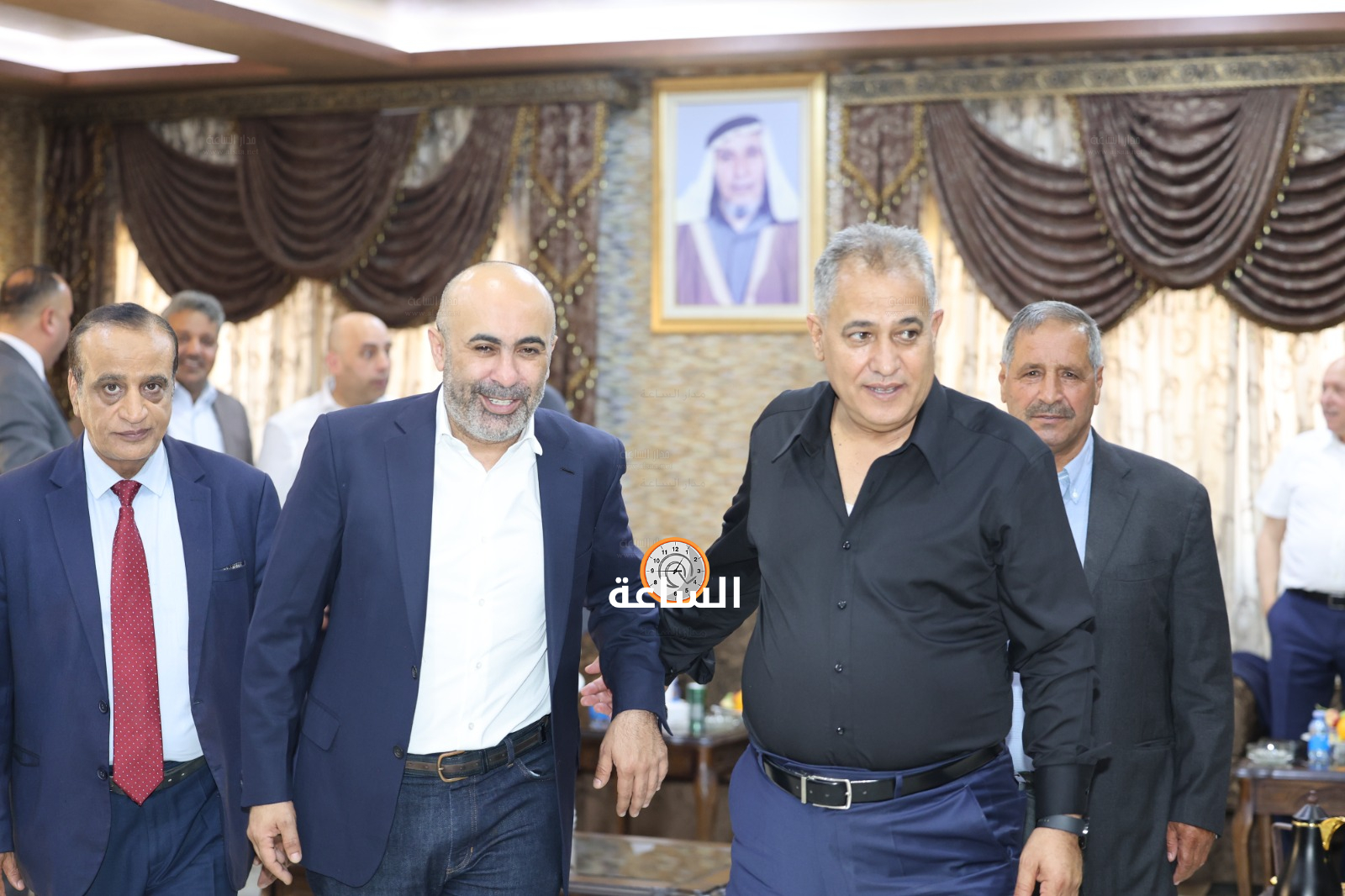 Madar Al-Saa Images 0.02305061365248129