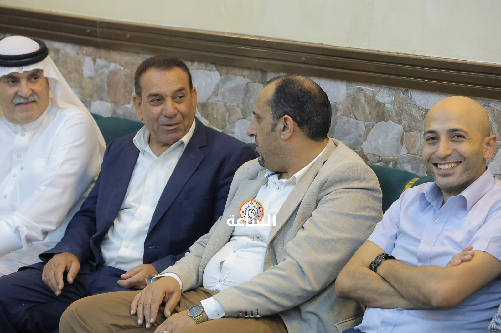 Madar Al-Saa Images 0.9794095393298047