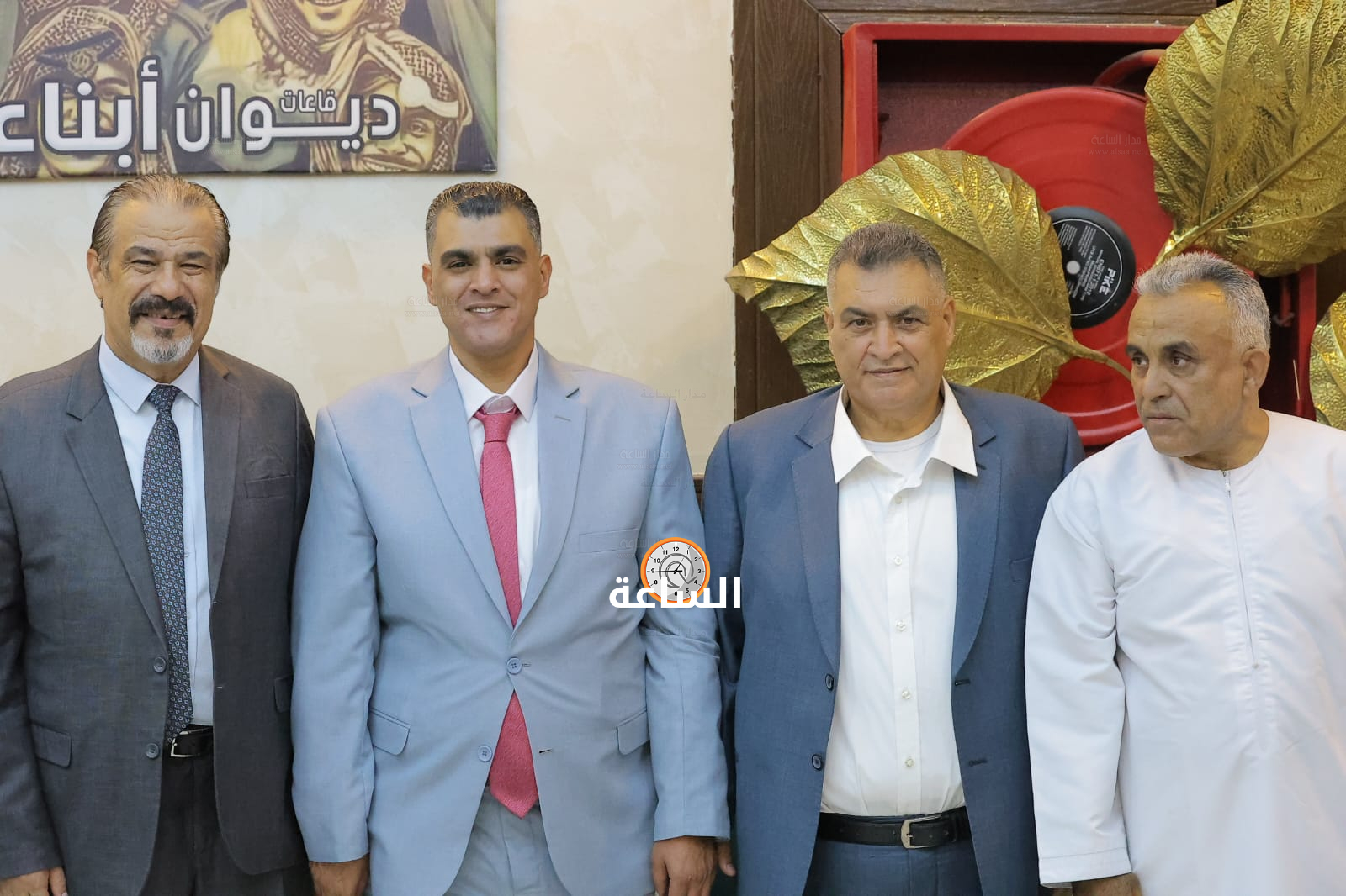 Madar Al-Saa Images 0.444192563145165