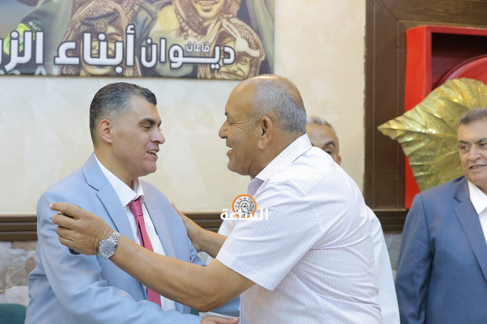 Madar Al-Saa Images 0.9637643054394105