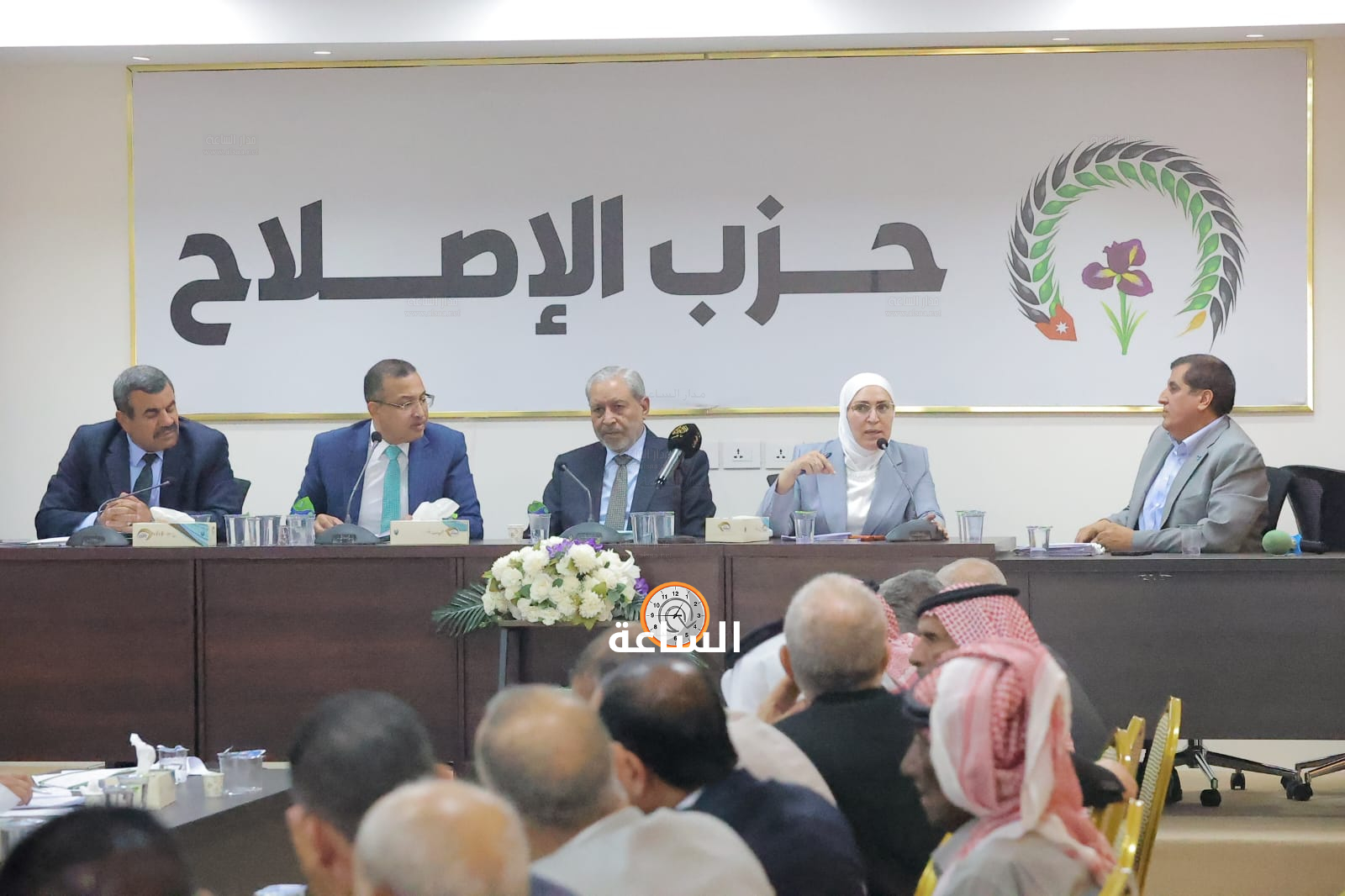 Madar Al-Saa Images 0.44890282541699533