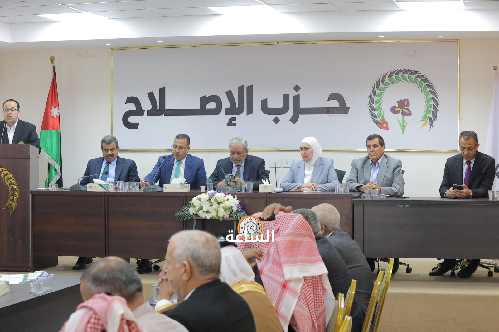 Madar Al-Saa Images 0.5627570955491807