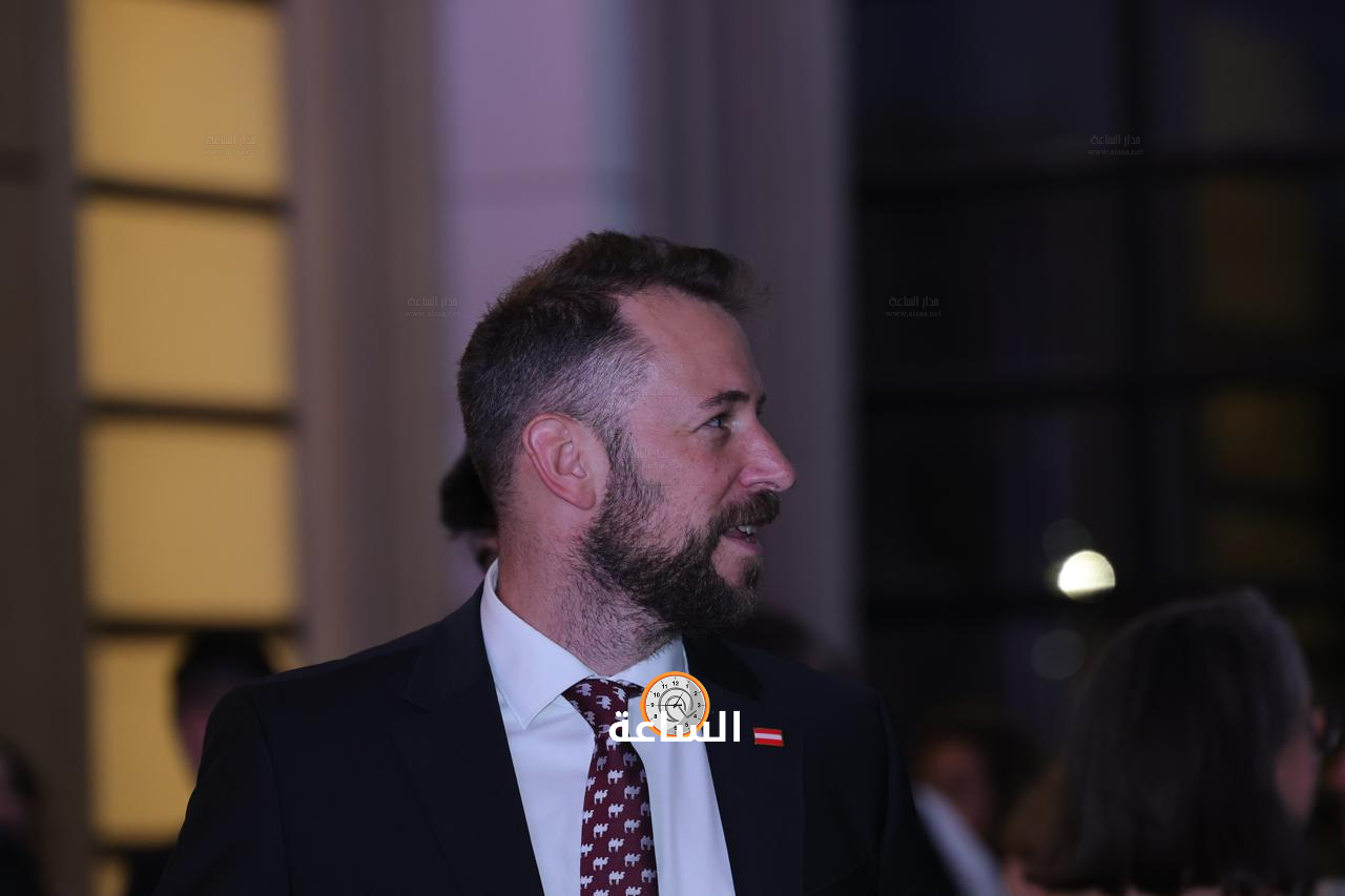 Madar Al-Saa Images 0.9840726934574212
