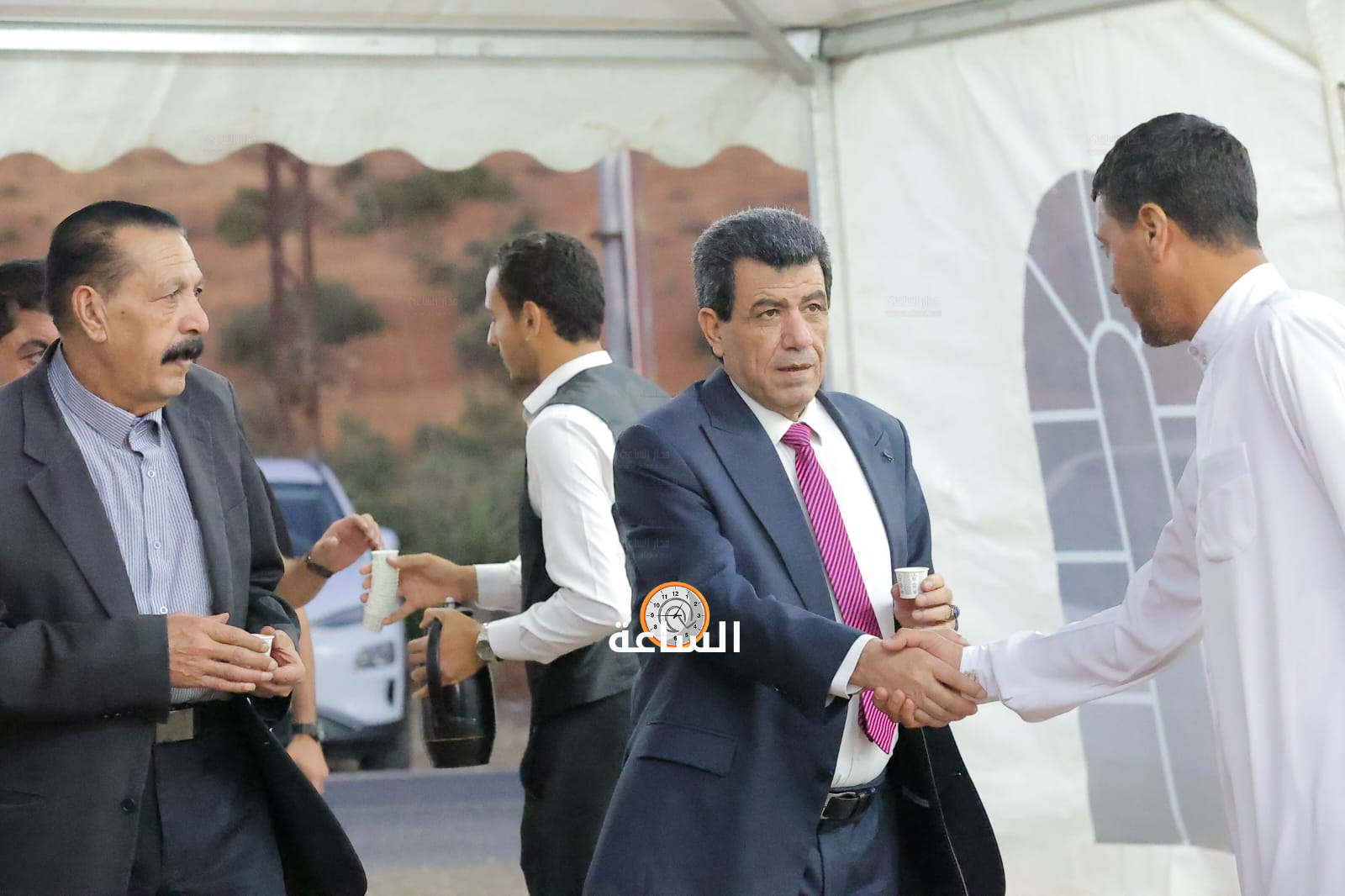 Madar Al-Saa Images 0.3792437798750482