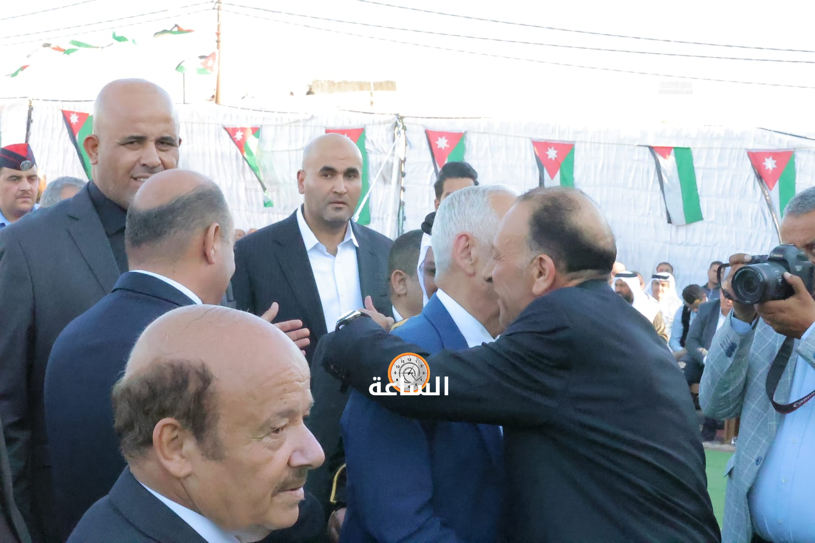 Madar Al-Saa Images 0.012267801397365496