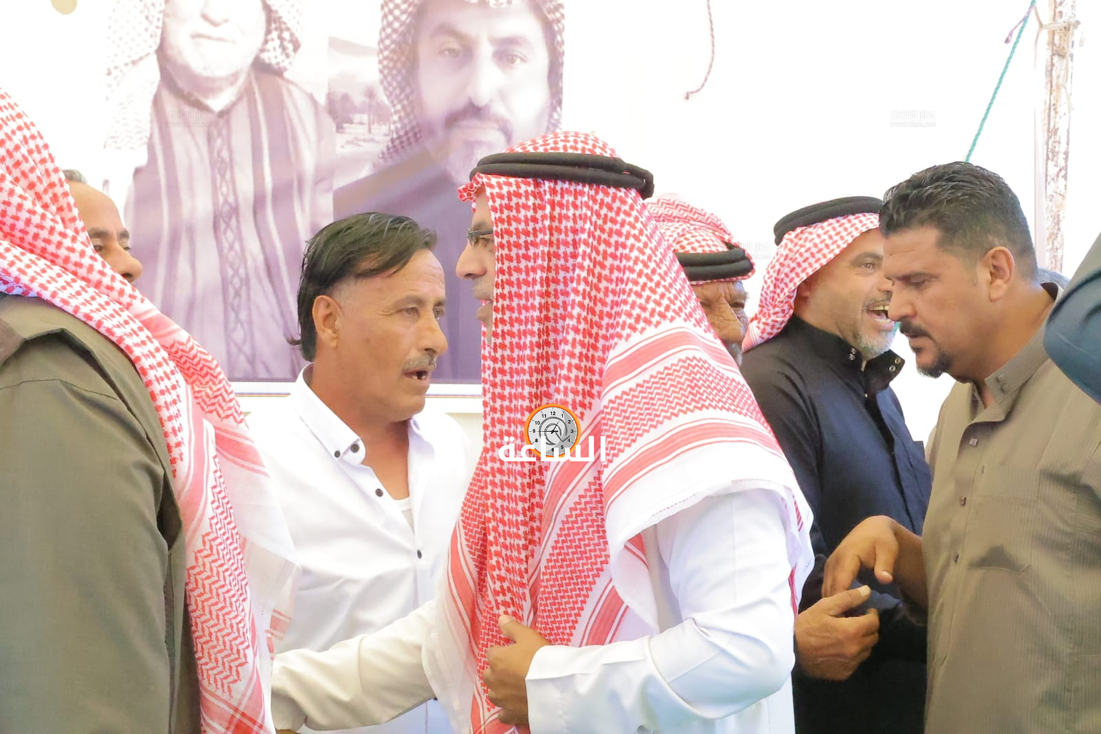 Madar Al-Saa Images 0.8188358065145038