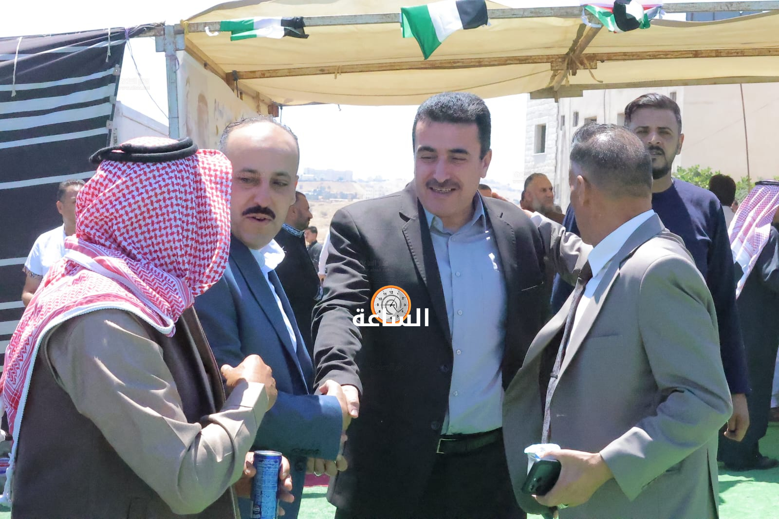 Madar Al-Saa Images 0.924624303286942