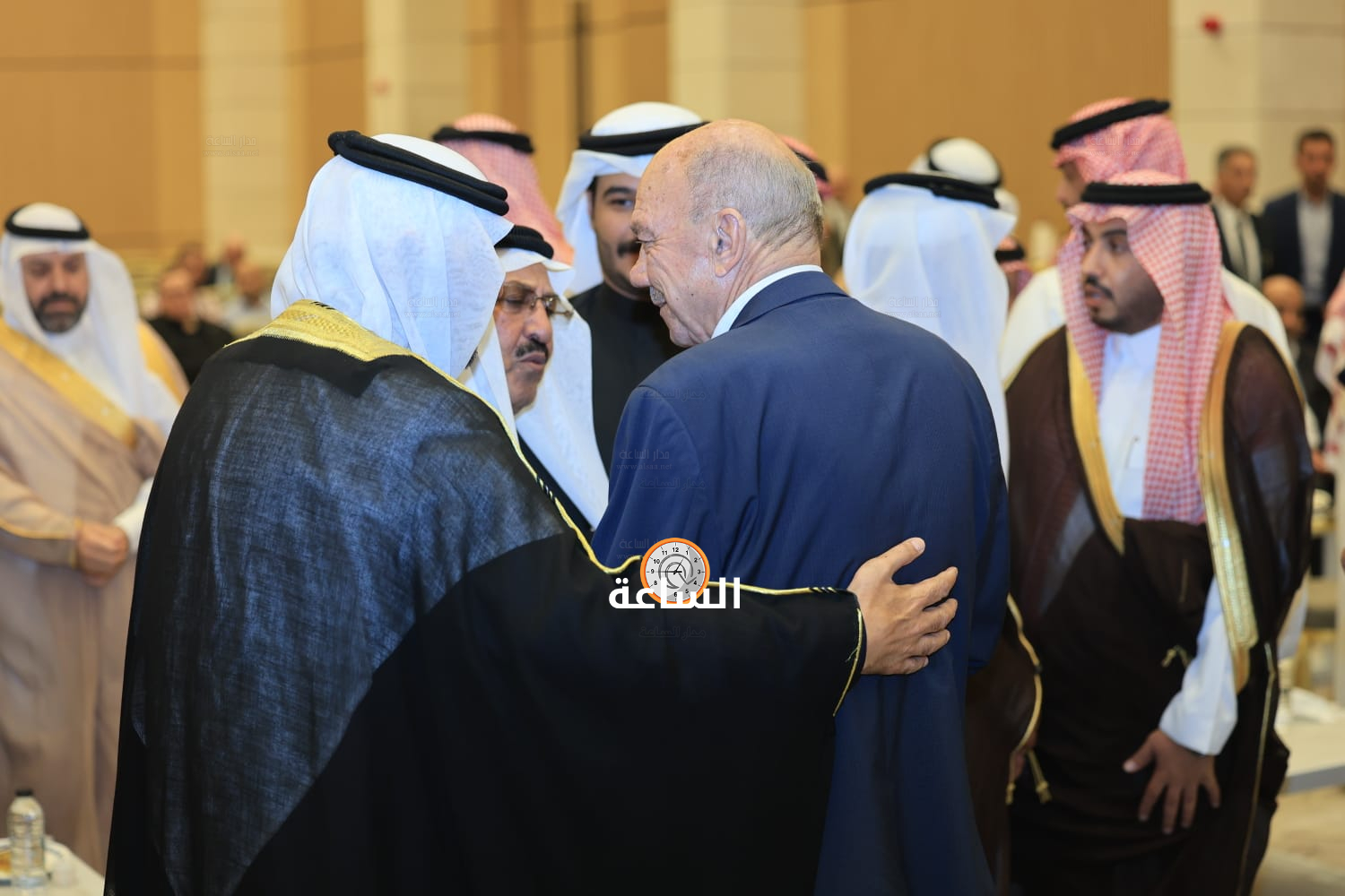 Madar Al-Saa Images 0.8691414245189787