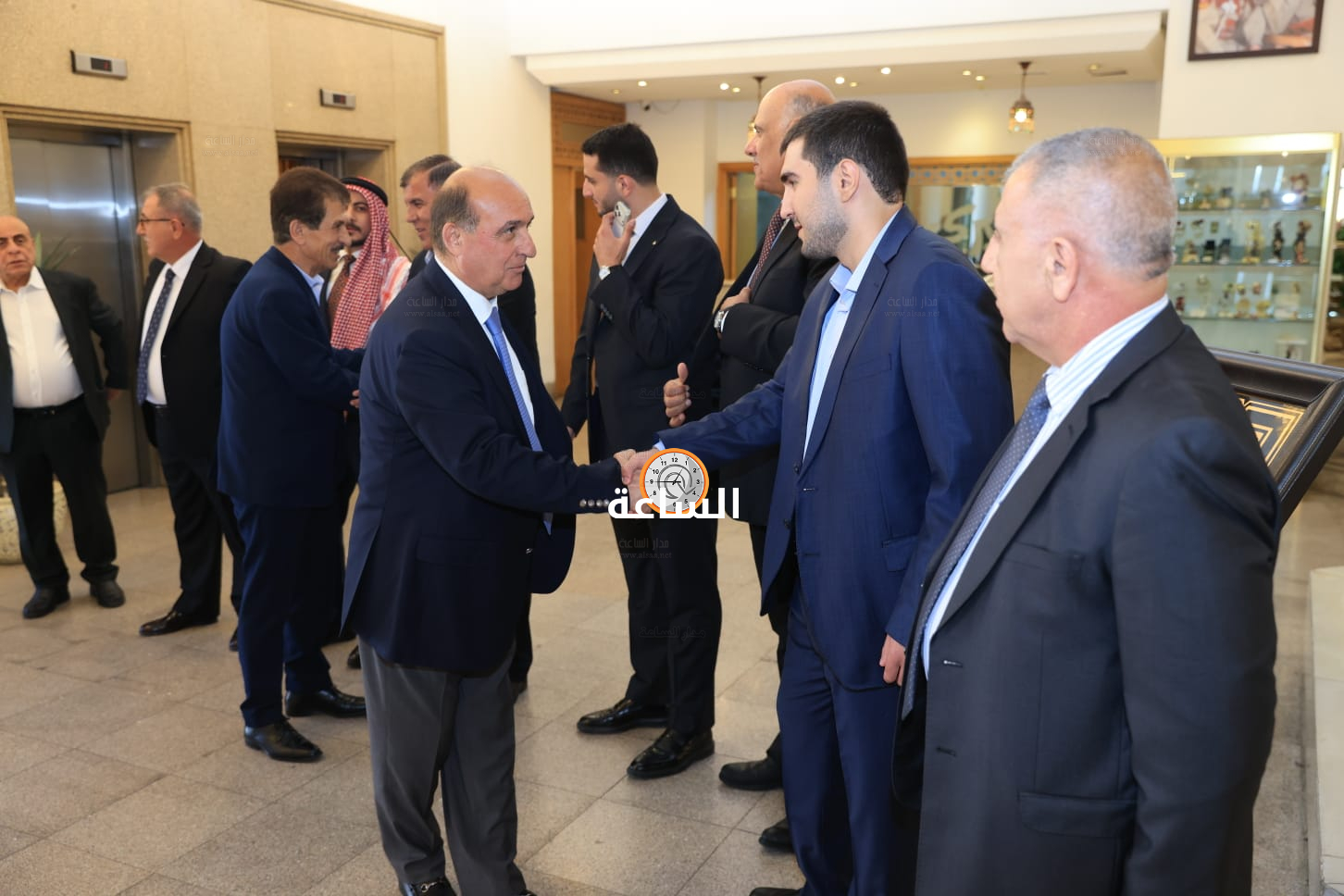 Madar Al-Saa Images 0.0045601595705017095
